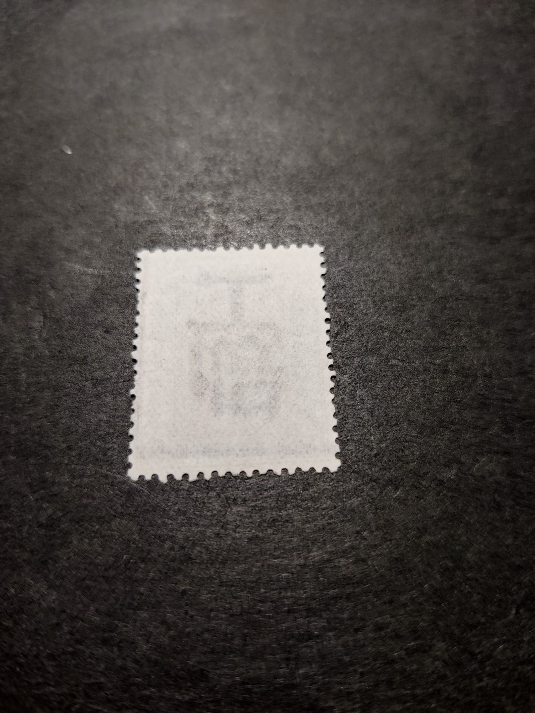 洪涛臻品 精选邮票限时拍卖第三十四期 比大清龙票还早的邮票，上海地方邮票，1分，面艳背白品好，水印清晰漂亮！终身保真！放心入手保真清朝时期文物邮票的机会！