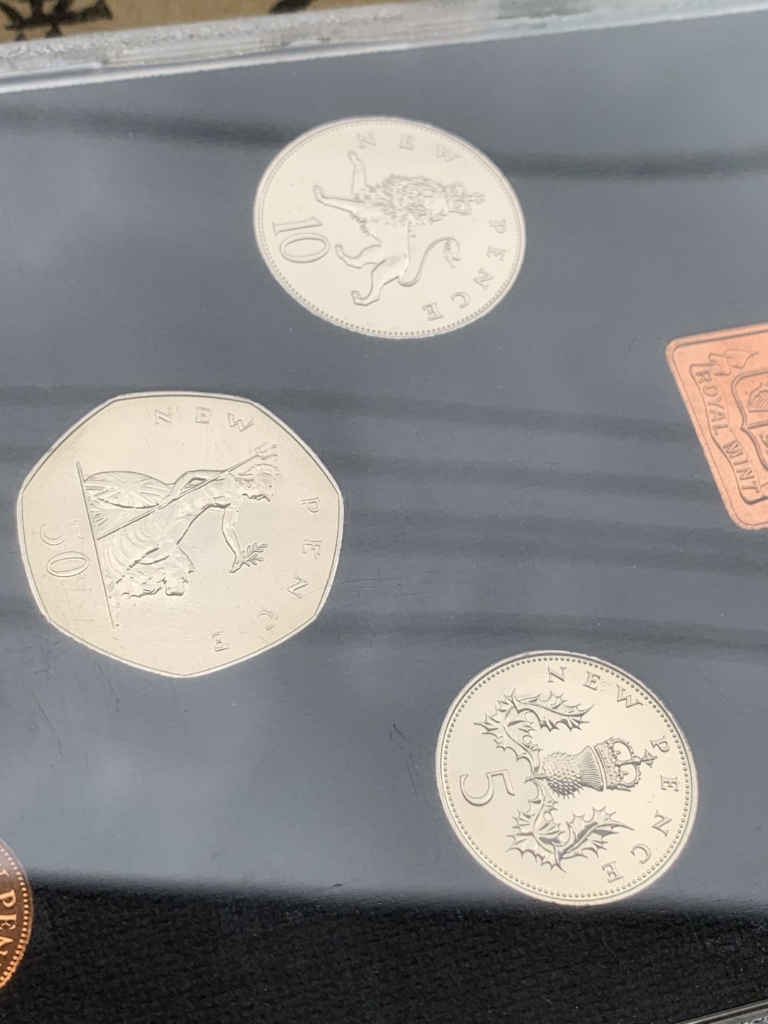 《竞宝斋》第97场-本周四 （满2件或者满200包顺丰） 英国 1978年 六枚套+一枚章 封装精制币 不同面值 完美状态