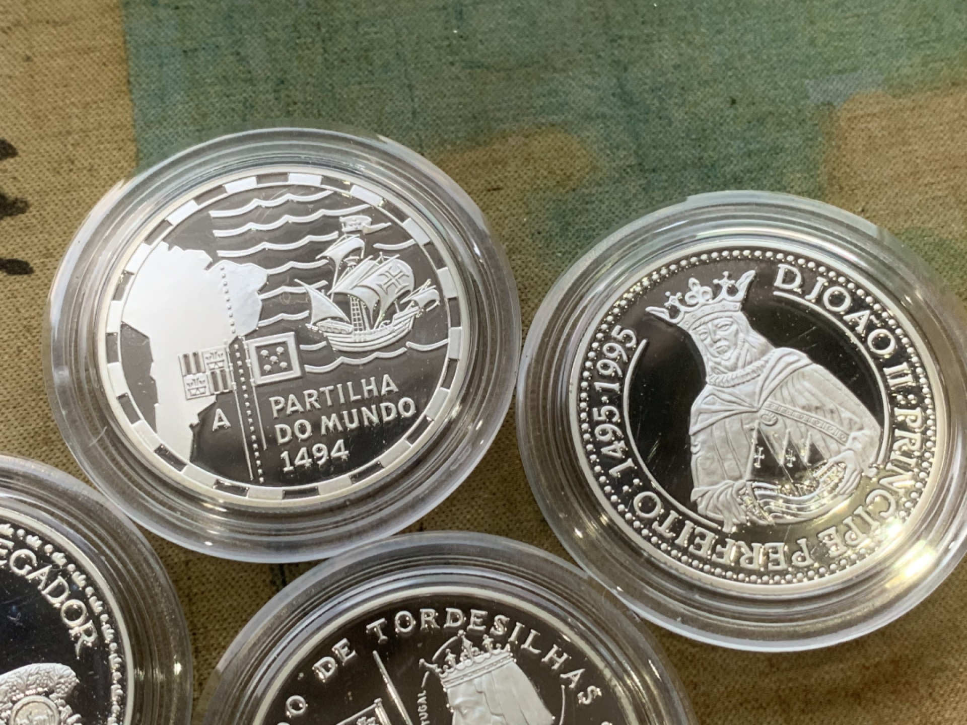 《竞宝斋》第97场-本周四 （满2件或者满200包顺丰） 原盒证书 葡萄牙1994年 发现新大陆系列 200埃斯库多精制大银币4枚套 非常漂亮