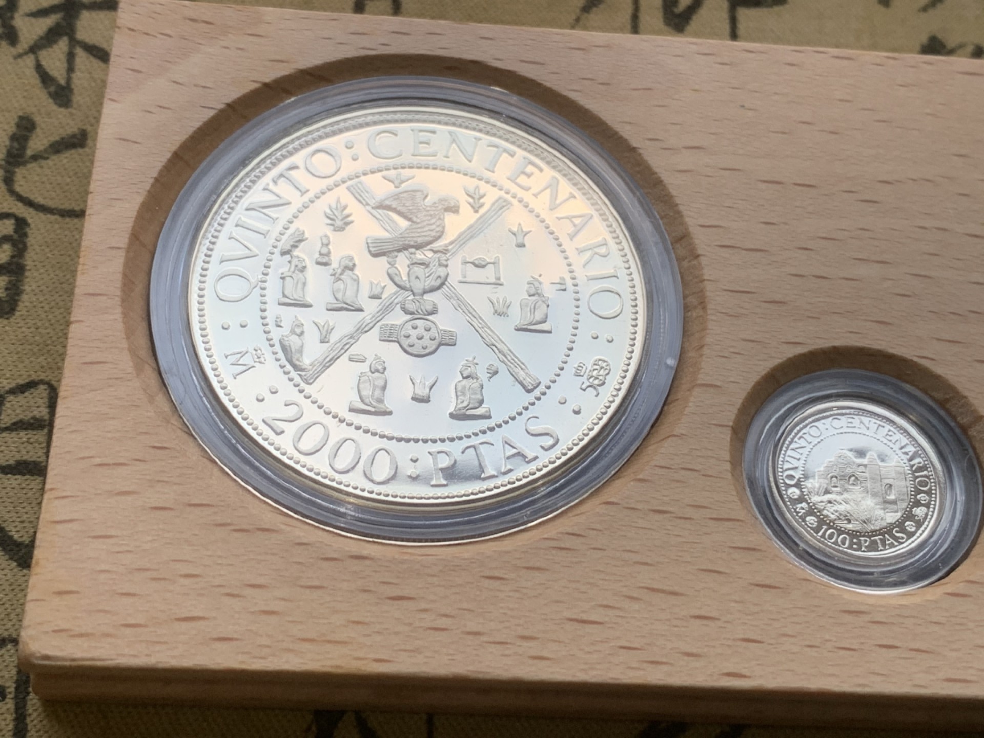 《竞宝斋》第97场-本周四 （满2件或者满200包顺丰） 原盒证书 西班牙1990年 发现美洲新大陆500周年纪念一组5枚银币 非常漂亮