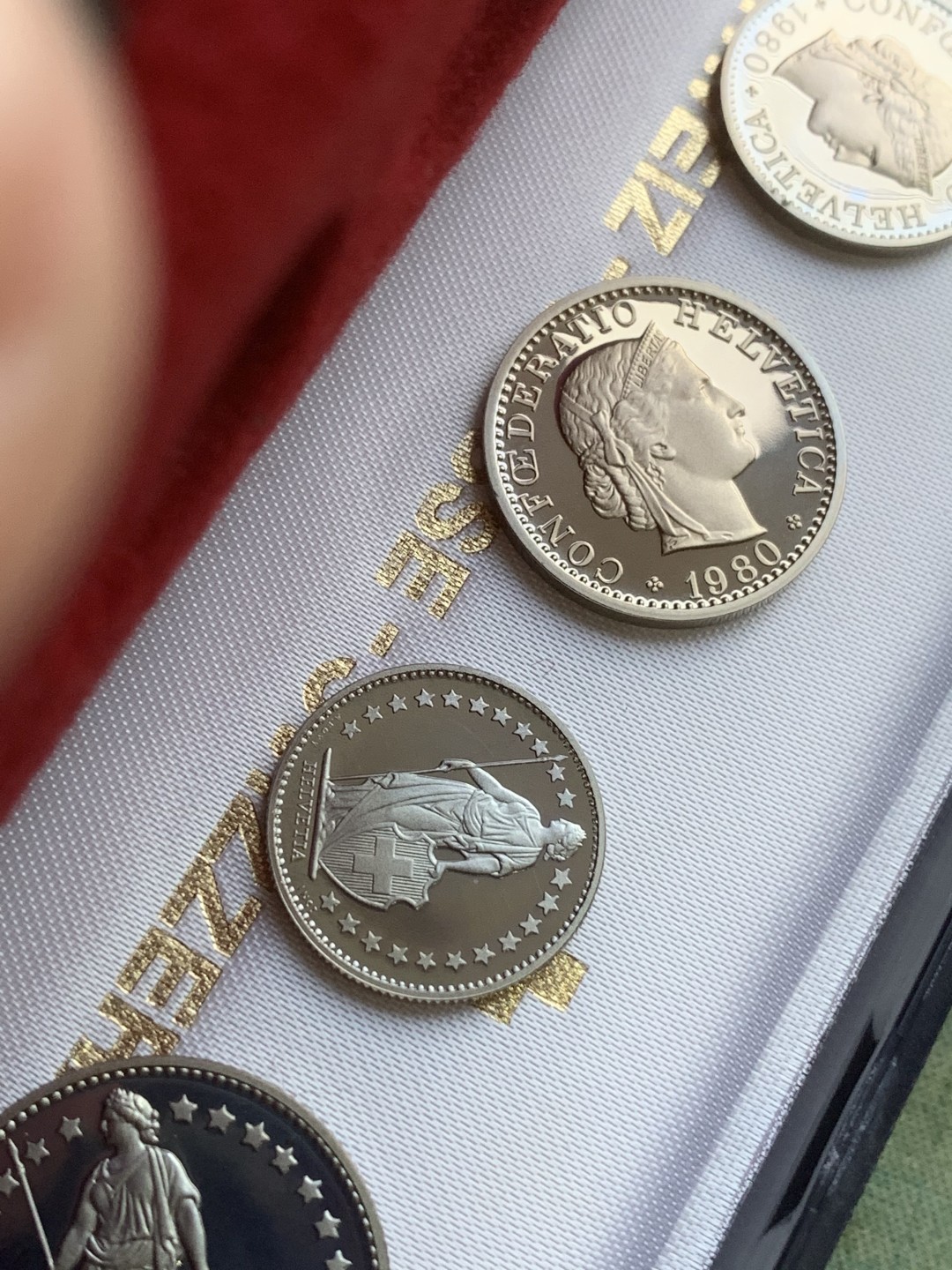 《竞宝斋》第97场-本周四 （满2件或者满200包顺丰） 早期长盒子装 瑞士1980年八枚套 PROOF精制套币 非常少见