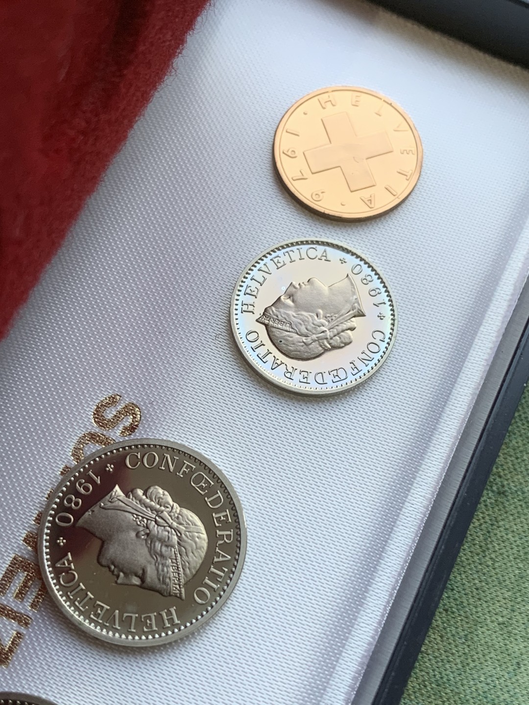 《竞宝斋》第97场-本周四 （满2件或者满200包顺丰） 早期长盒子装 瑞士1980年八枚套 PROOF精制套币 非常少见