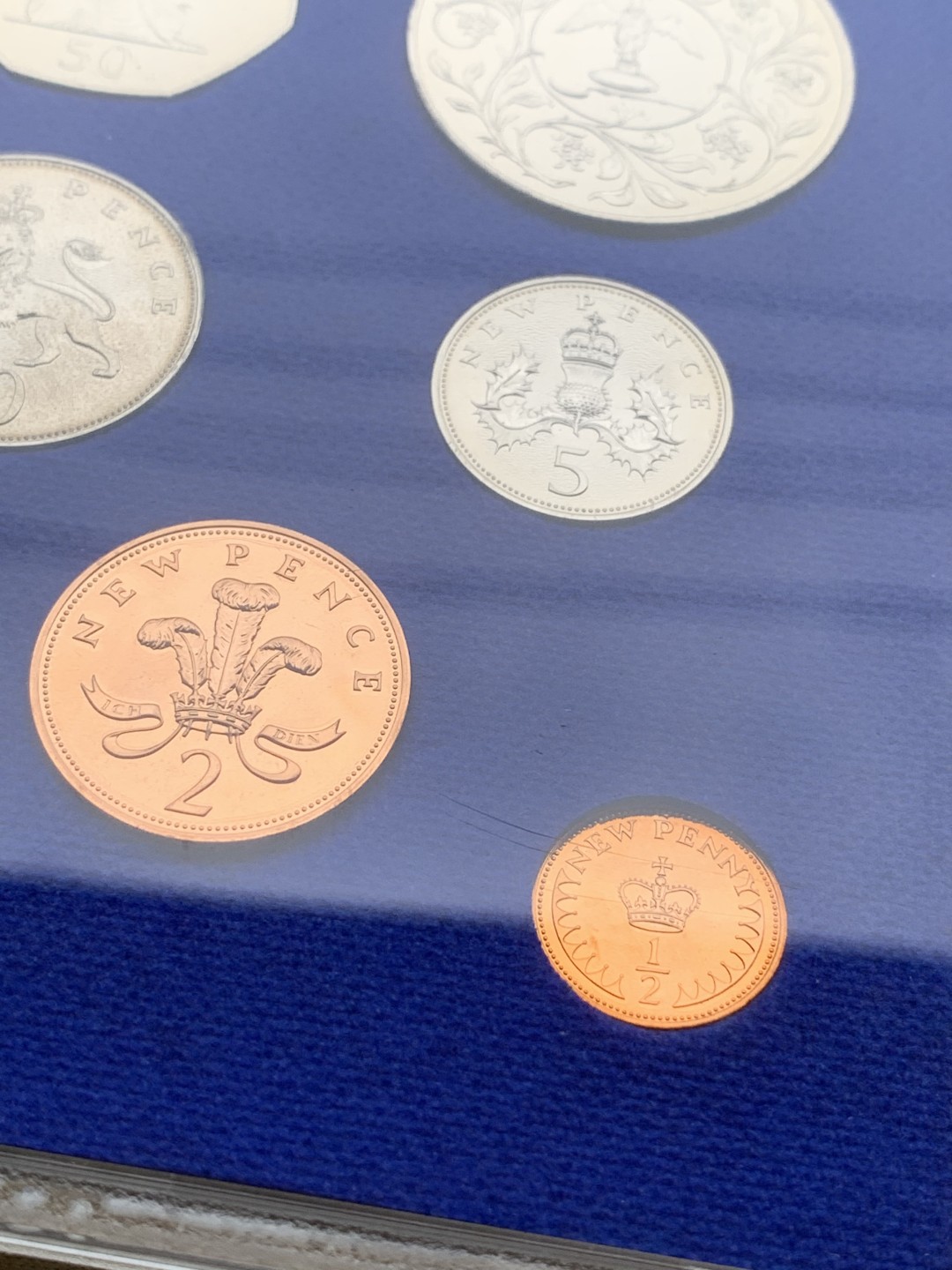 《竞宝斋》第97场-本周四 （满2件或者满200包顺丰） 英国 1977年 七枚套+一枚章 封装精制币 有克朗型大币 完美状态