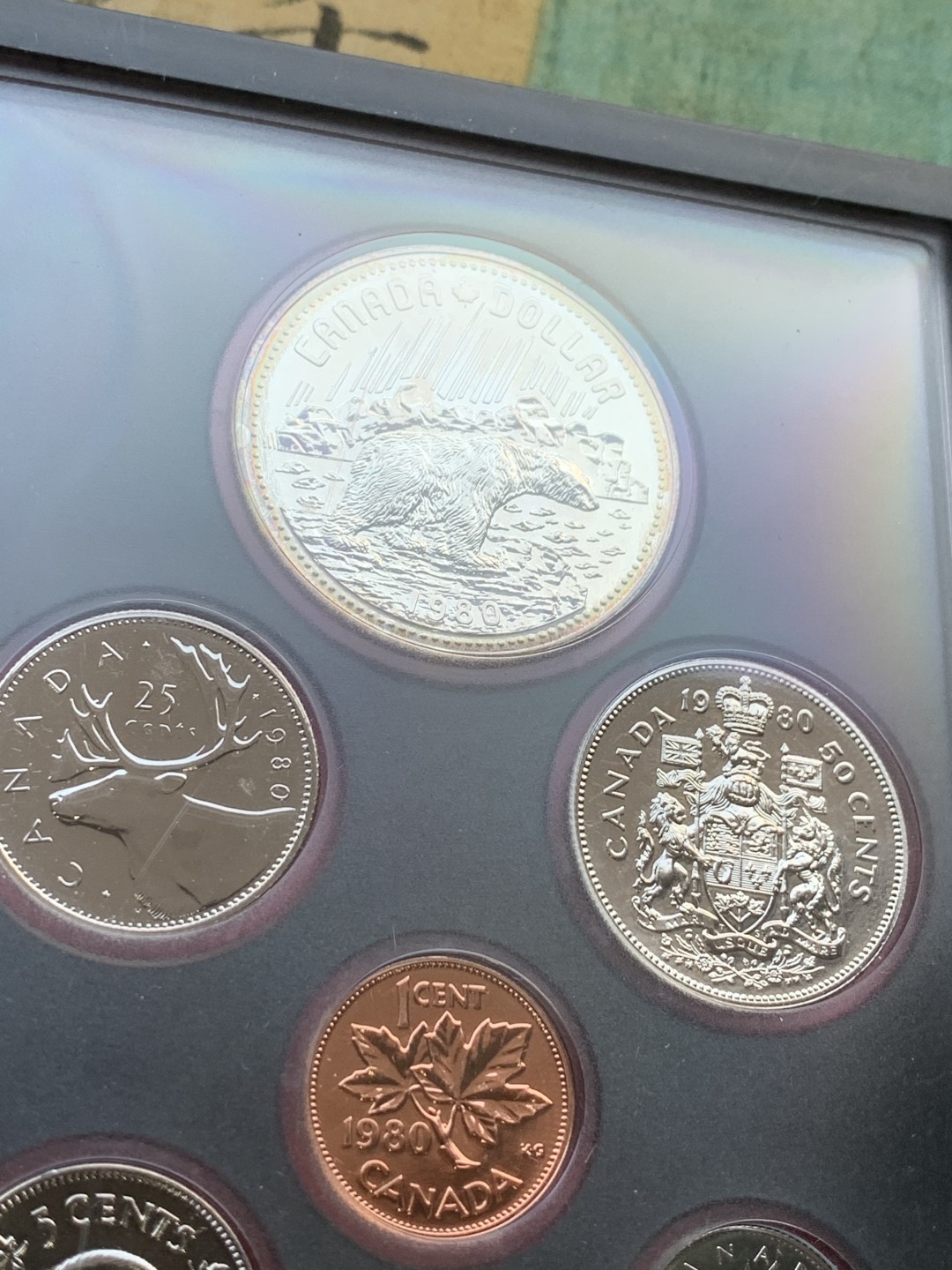 《竞宝斋》第97场-本周四 （满2件或者满200包顺丰） 封装带证书 加拿大 1980年  精制PROOF七枚套 带北极熊一元大银币