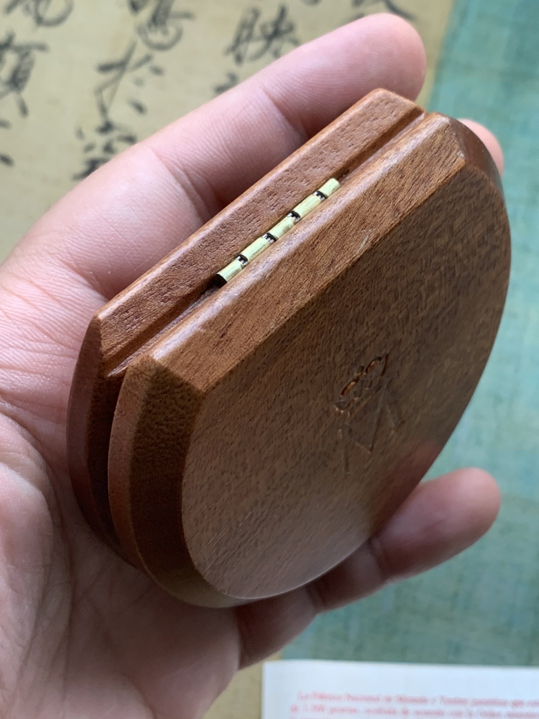 《竞宝斋》第97场-本周四 （满2件或者满200包顺丰） 原盒证书 西班牙2000年 印刷机纪念 1500比塞塔精制银币 八角形 稀少面值