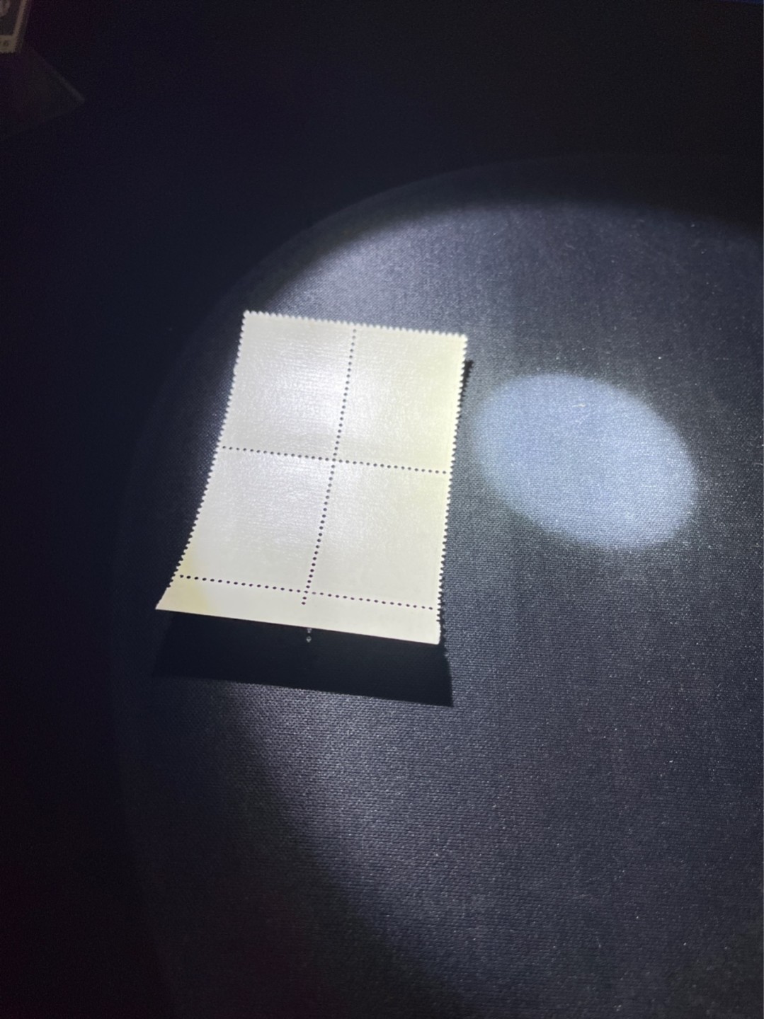 洪涛臻品 精选邮票限时拍卖第三十七期 特63青铜器8-1盖销  厂名，数字4方连 ，老纪特三俗稀缺。版撕全品嘎嘎绝。  解放初的经典票，整版撕开，面艳胶白，票挺洁净，齿孔完美，收藏评级两相宜，且有高附加值边纸。老纪特的版票资源十分稀缺难寻，机会来临时必须抓住。