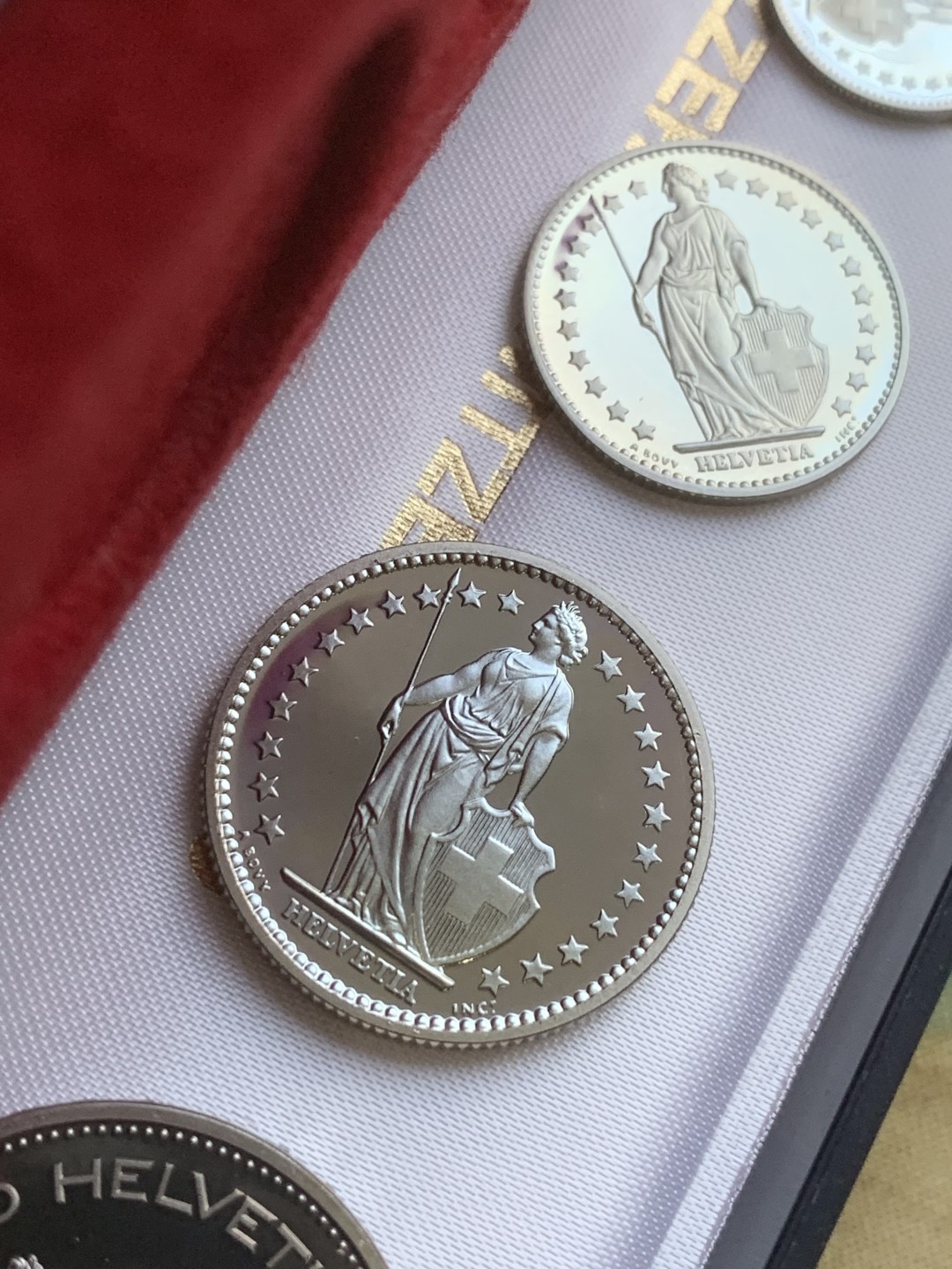 《竞宝斋》第97场-本周四 （满2件或者满200包顺丰） 早期长盒子装 瑞士1980年八枚套 PROOF精制套币 非常少见