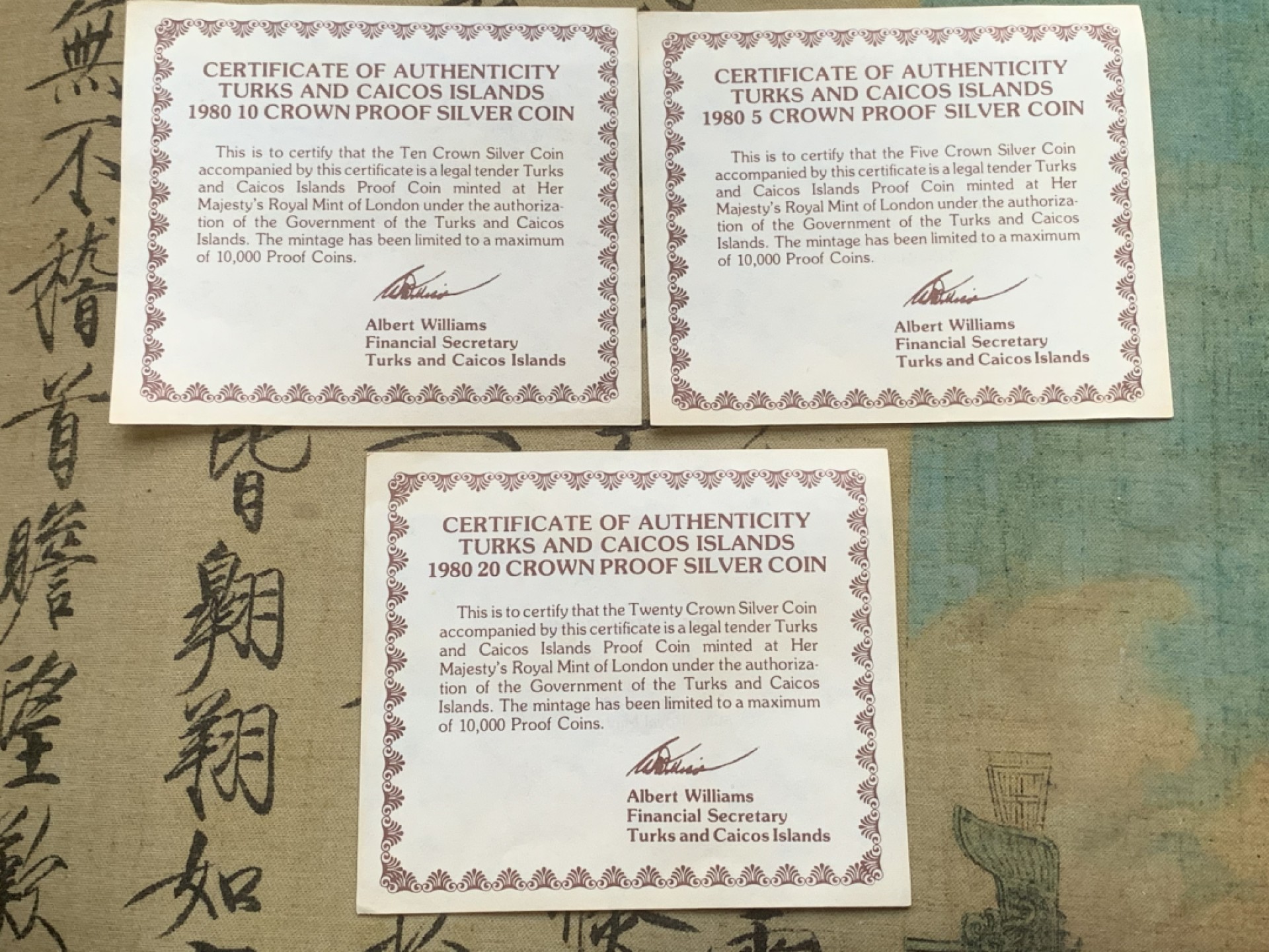 《竞宝斋》第97场-本周四 （满2件或者满200包顺丰） 原盒证书 特克斯和凯克斯群岛1980年 3枚套 5/10/20克朗精制银币