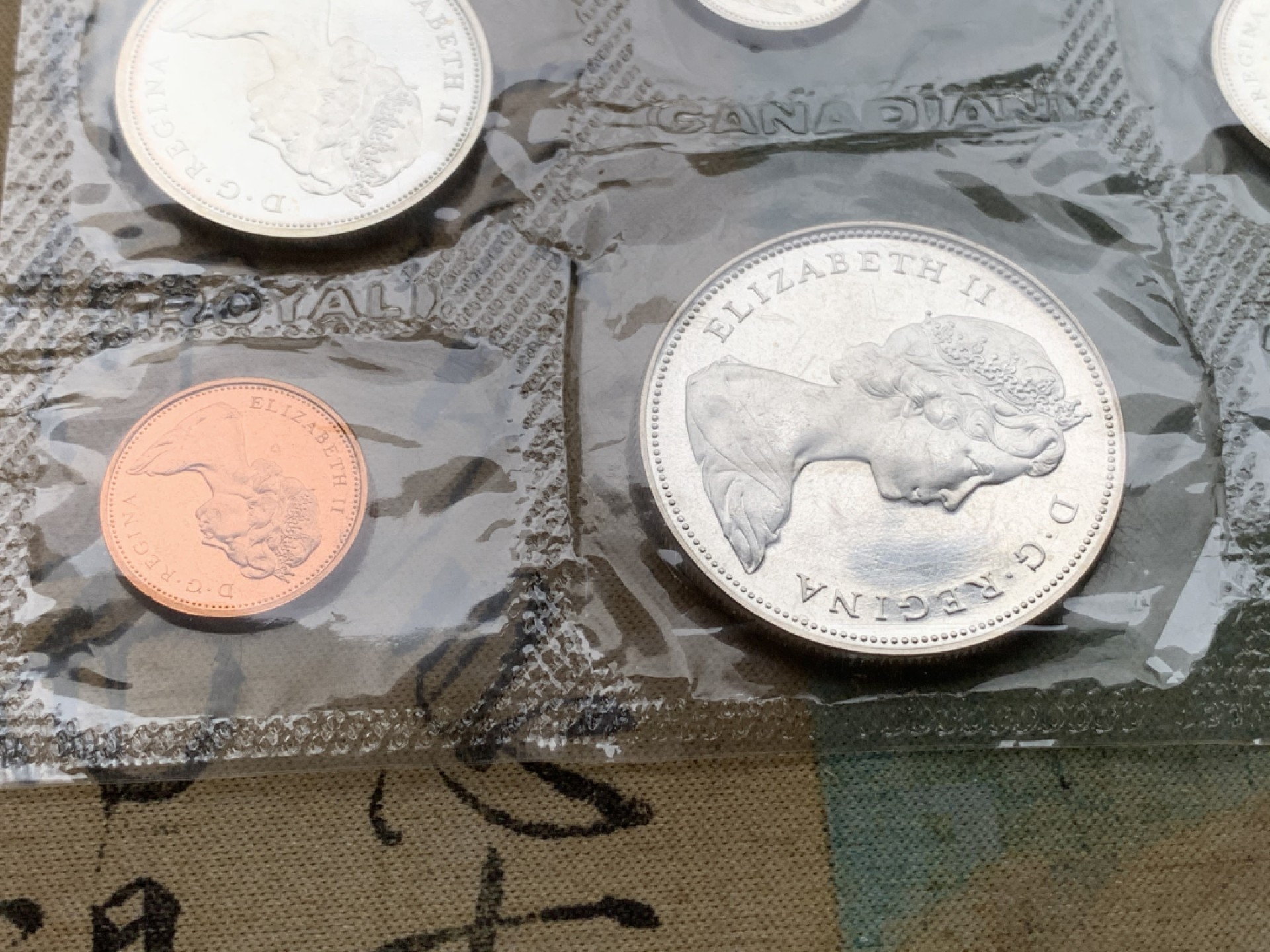 《竞宝斋》第97场-本周四 （满2件或者满200包顺丰） 原袋封装 加拿大1966年 六枚装套币 4枚银币