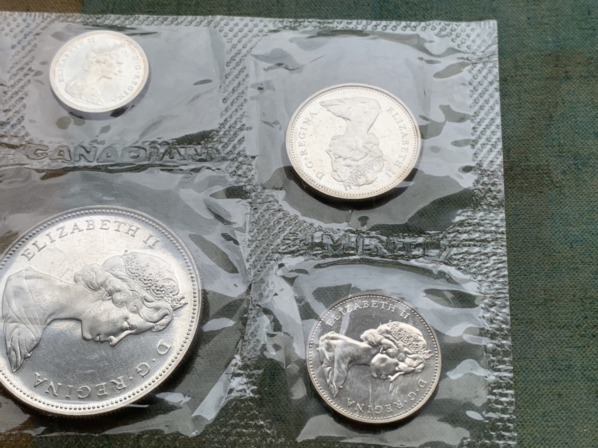 《竞宝斋》第97场-本周四 （满2件或者满200包顺丰） 原袋封装 加拿大1966年 六枚装套币 4枚银币