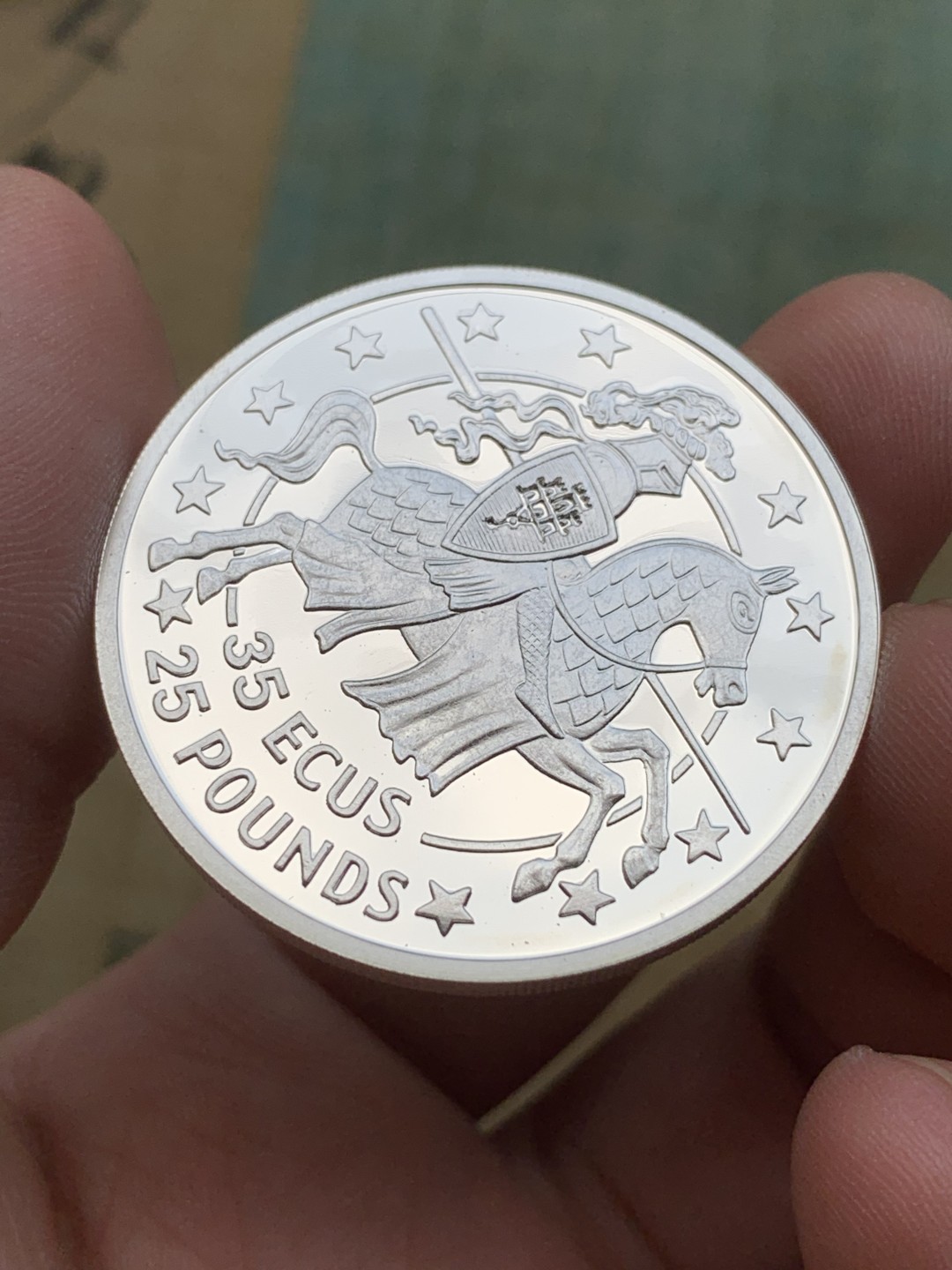 《竞宝斋》第97场-本周四 （满2件或者满200包顺丰） 红盒子带证书 直布罗陀1992年 25镑/35ECUS 骑士 精制大银币28.28克