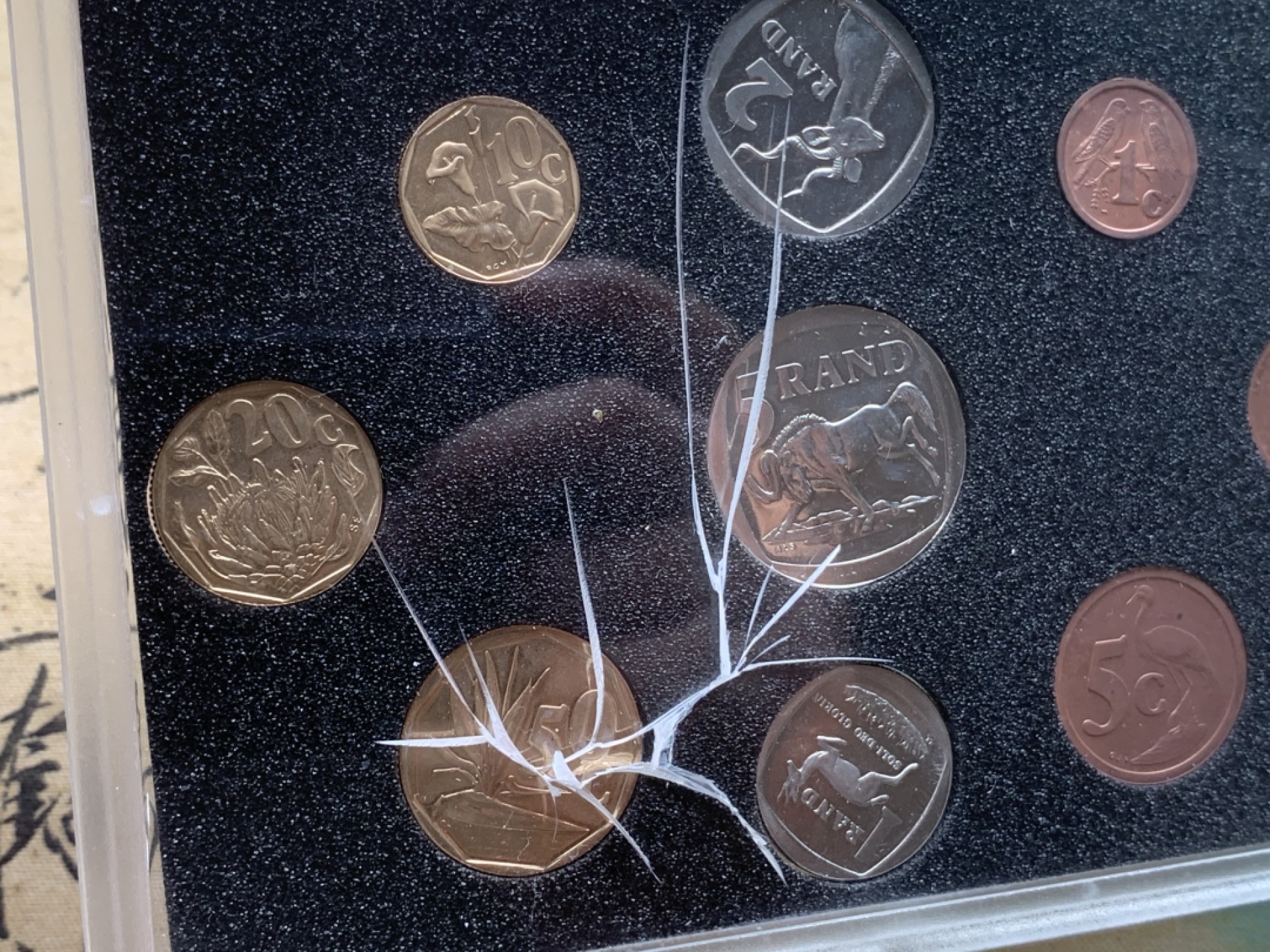 《竞宝斋》第97场-本周四 （满2件或者满200包顺丰） 南非1995年 九枚装 不同面值 套币 少见的品种 盒子有裂