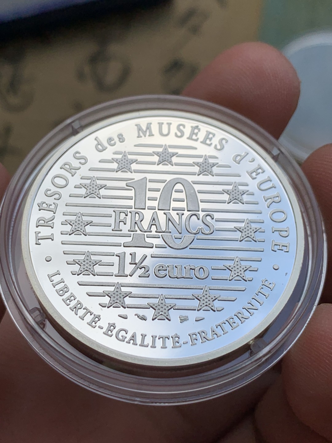 《竞宝斋》第97场-本周四 （满2件或者满200包顺丰） 原盒证书 法国1997年 卢浮宫系列吻精 10法郎1.5欧元精制大银币