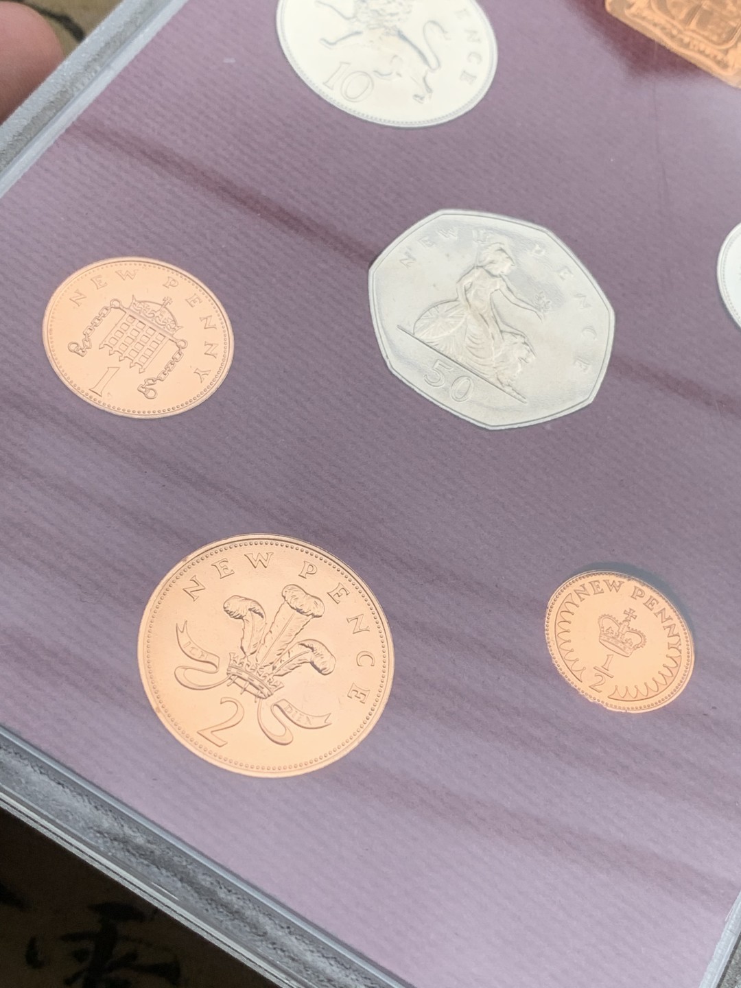 《竞宝斋》第97场-本周四 （满2件或者满200包顺丰） 英国 1979年 六枚套+一枚章 封装精制币 不同面值 完美状态