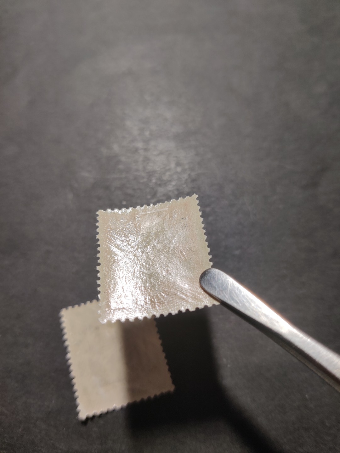 洪涛臻品 精选邮票限时拍卖第三十七期 满洲国邮票2全新，轻贴，原胶润亮到刺目，很难得的品相。铁道一万千米突破纪念