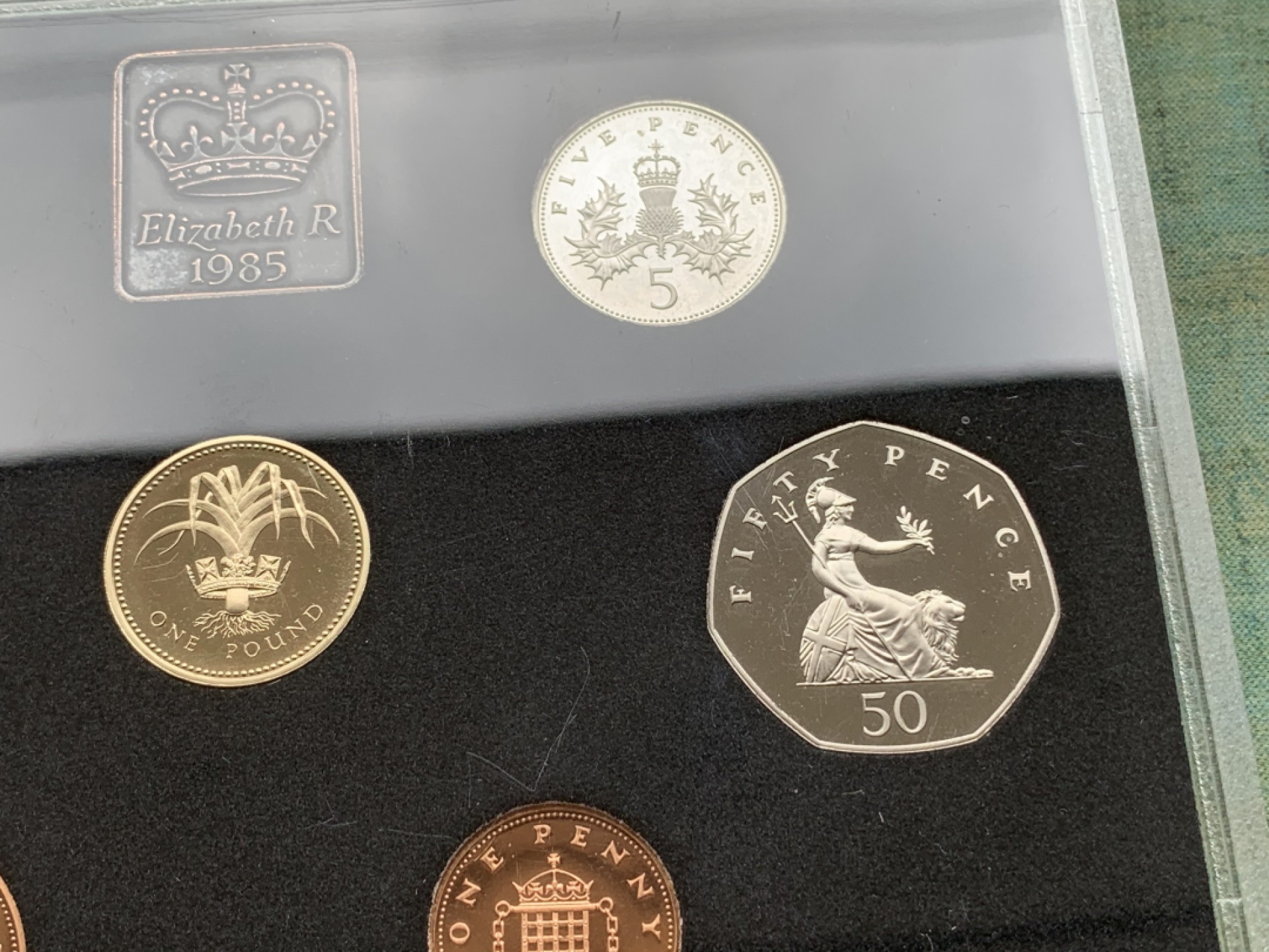 《竞宝斋》第97场-本周四 （满2件或者满200包顺丰） 原装 英国1985年 七枚不同面值+ 一枚章 精制套币