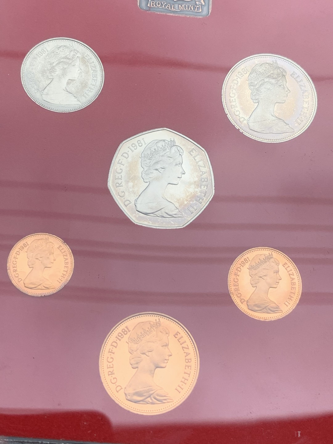 《竞宝斋》第97场-本周四 （满2件或者满200包顺丰） 英国 1981年 六枚套+一枚章 封装精制币 不同面值 完美状态