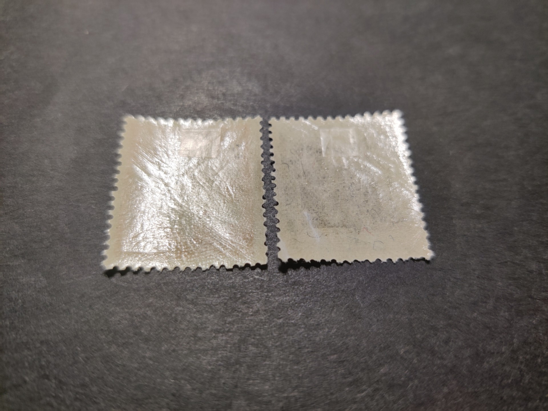 洪涛臻品 精选邮票限时拍卖第三十七期 满洲国邮票2全新，轻贴，原胶润亮到刺目，很难得的品相。铁道一万千米突破纪念