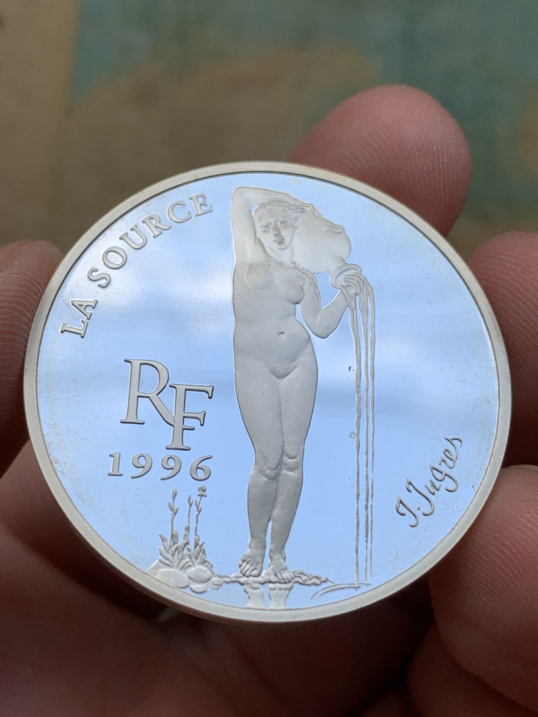 《竞宝斋》第97场-本周四 （满2件或者满200包顺丰） 原盒证书 法国1996年 卢浮宫系列泉水女神 10法郎1.5欧元精制大银币