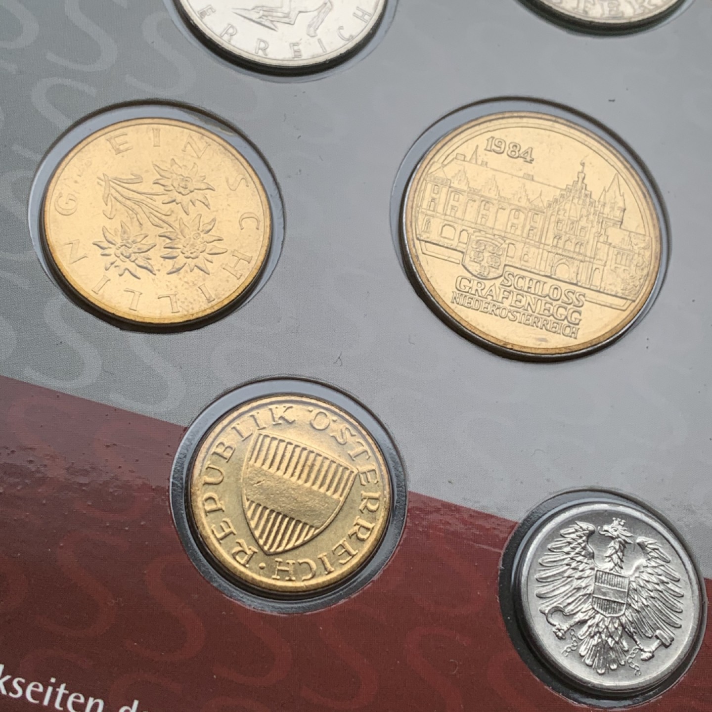 《竞宝斋》第97场-本周四 （满2件或者满200包顺丰） 卡装奥地利 不同面值 八枚装 套币