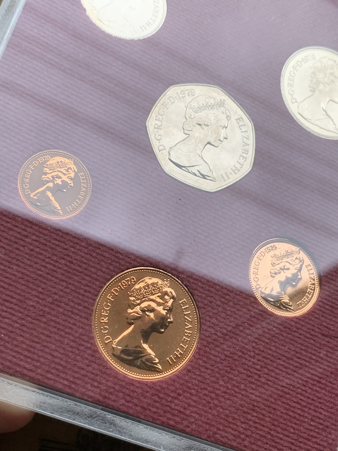 《竞宝斋》第97场-本周四 （满2件或者满200包顺丰） 英国 1979年 六枚套+一枚章 封装精制币 不同面值 完美状态