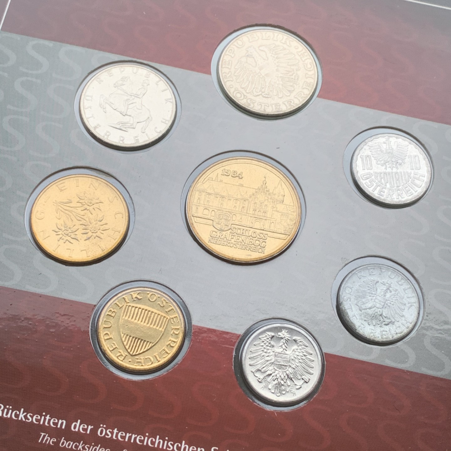 《竞宝斋》第97场-本周四 （满2件或者满200包顺丰） 卡装奥地利 不同面值 八枚装 套币