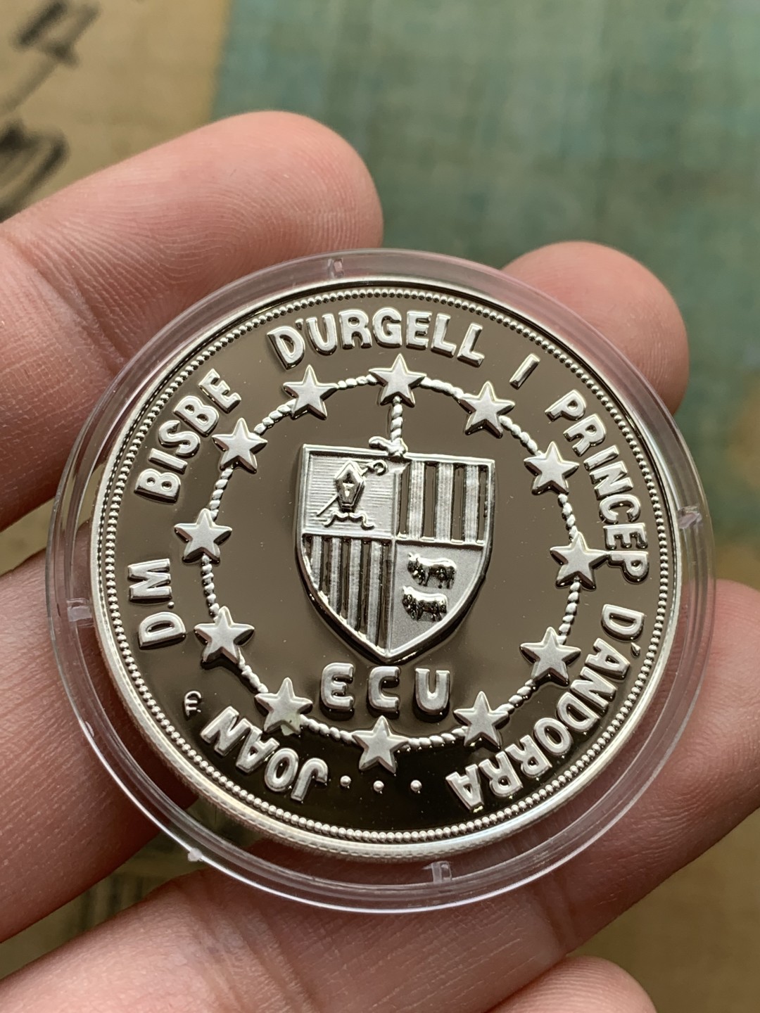 《竞宝斋》第97场-本周四 （满2件或者满200包顺丰） 原盒证书 安道尔1991年 亲王祖安·马丁 10第纳尔大银币 31.47克