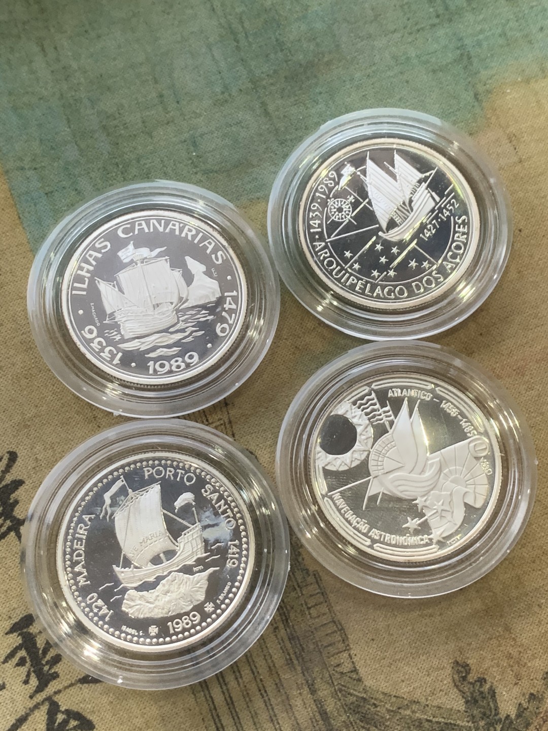 《竞宝斋》第97场-本周四 （满2件或者满200包顺丰） 原盒证书 葡萄牙 1990年大航海系列 100埃斯库多精制大银币 4枚套