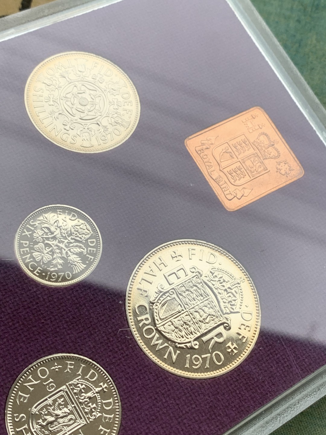 《竞宝斋》第97场-本周四 （满2件或者满200包顺丰） 英国 1970年 八枚套+一枚章 封装精制币 不同面值