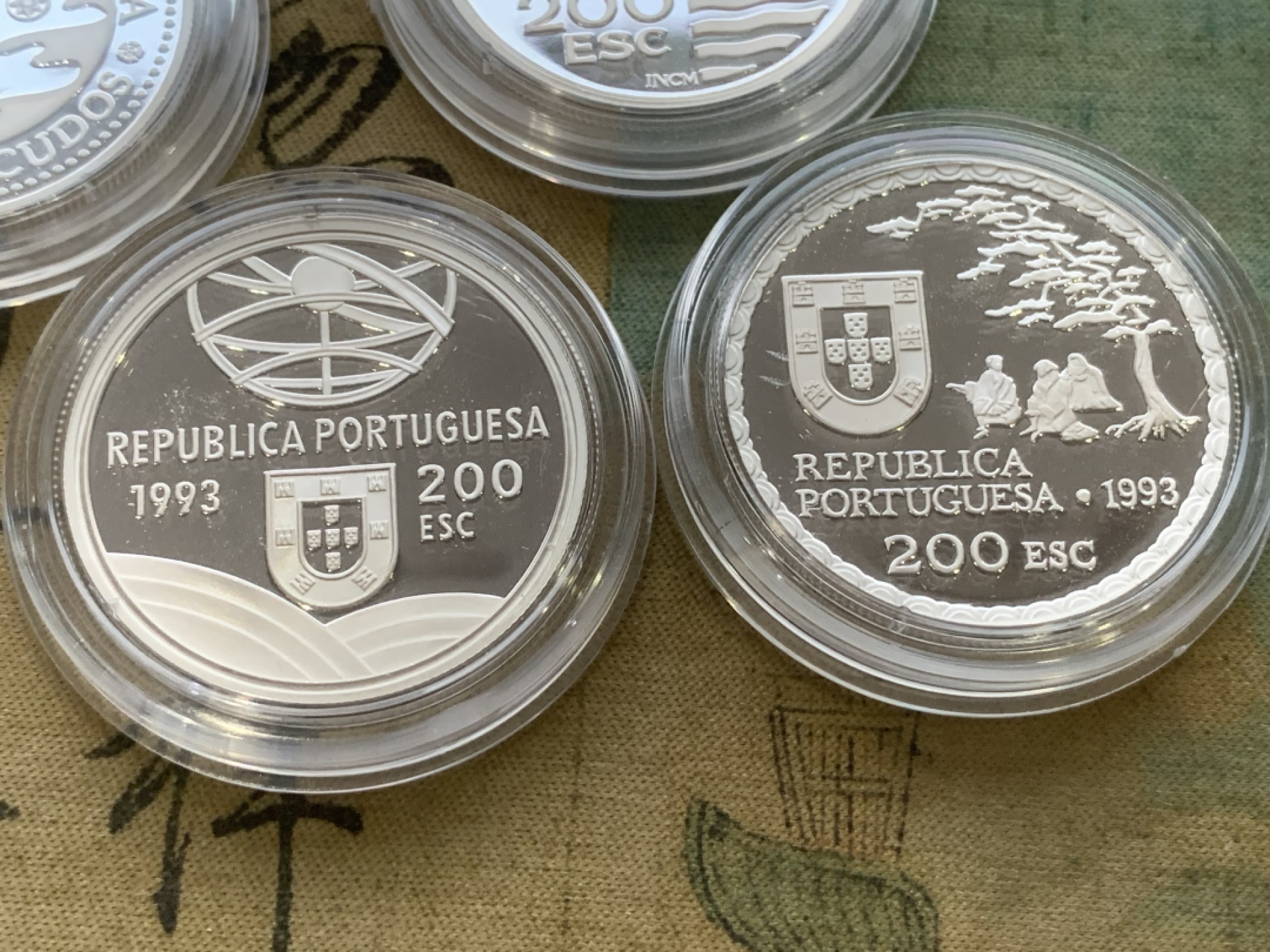 《竞宝斋》第97场-本周四 （满2件或者满200包顺丰） 原盒证书 葡萄牙 1993年葡日友好450周年纪念 200埃斯库多精制大银币 4枚套