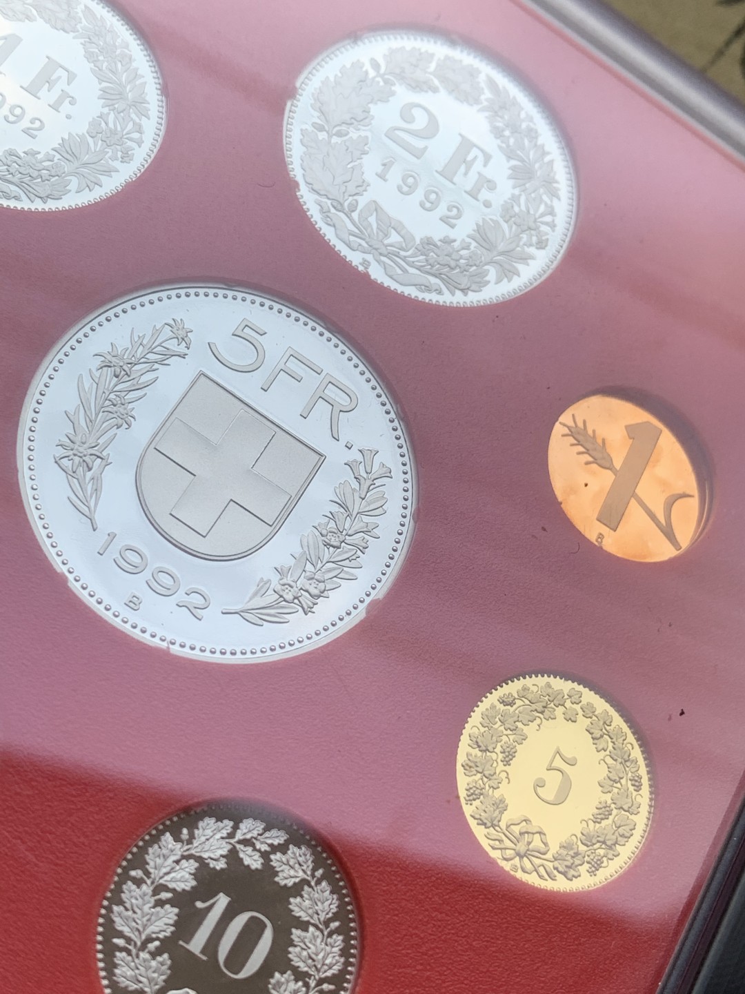 《竞宝斋》第97场-本周四 （满2件或者满200包顺丰） 封装 瑞士1992年 红本本八枚套 PROOF精制套币 带纸外壳 完美状态