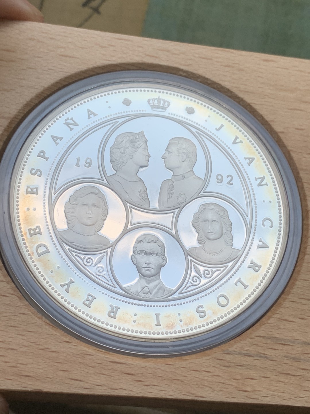 《竞宝斋》第97场-本周四 （满2件或者满200包顺丰） 木盒证书 西班牙1989年 诺贝尔文学奖得主 10000比塞塔 168.75克 大银币 系列里最稀少的年份