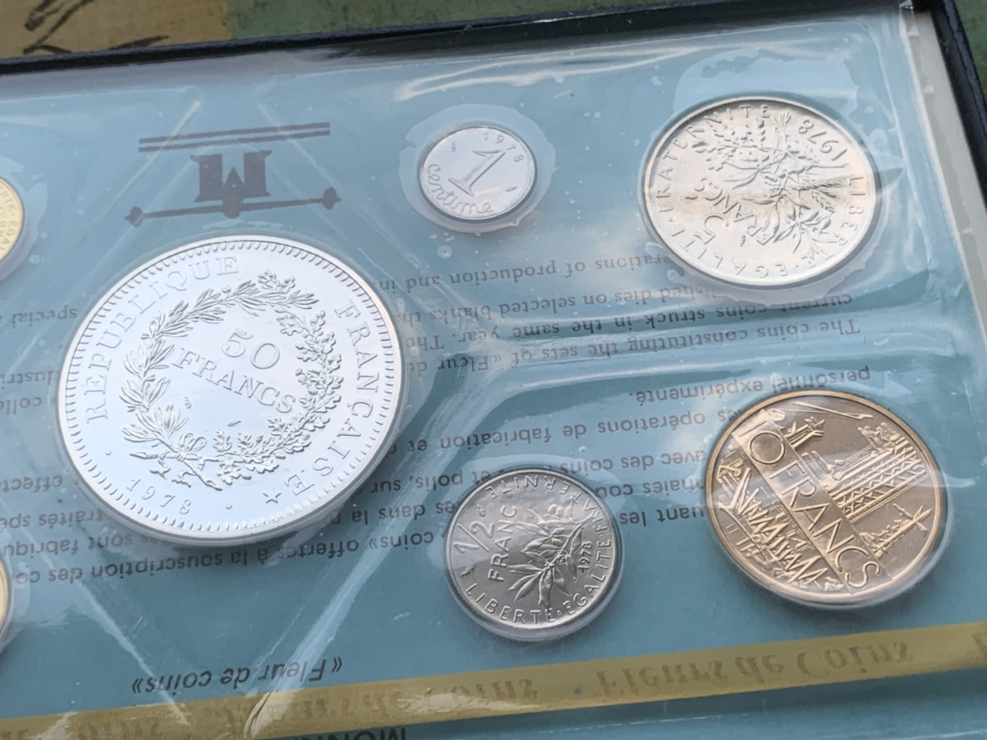 《竞宝斋》第97场-本周四 （满2件或者满200包顺丰） 原盒证书 法国1978年 封装九枚套 其中50法郎大力神是大银币 全套少见