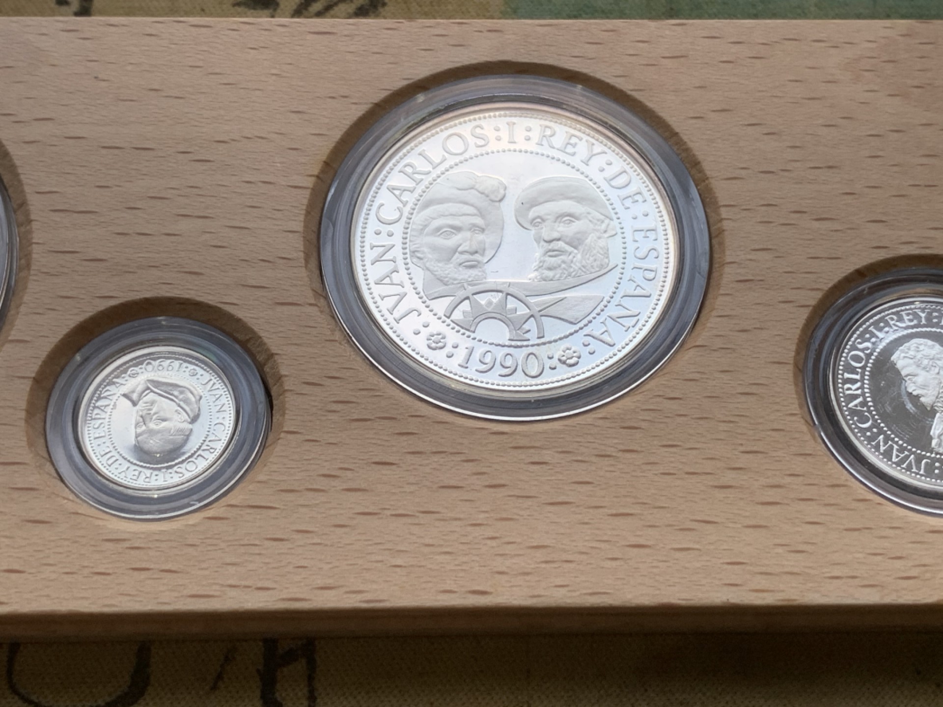 《竞宝斋》第97场-本周四 （满2件或者满200包顺丰） 原盒证书 西班牙1990年 发现美洲新大陆500周年纪念一组5枚银币 非常漂亮