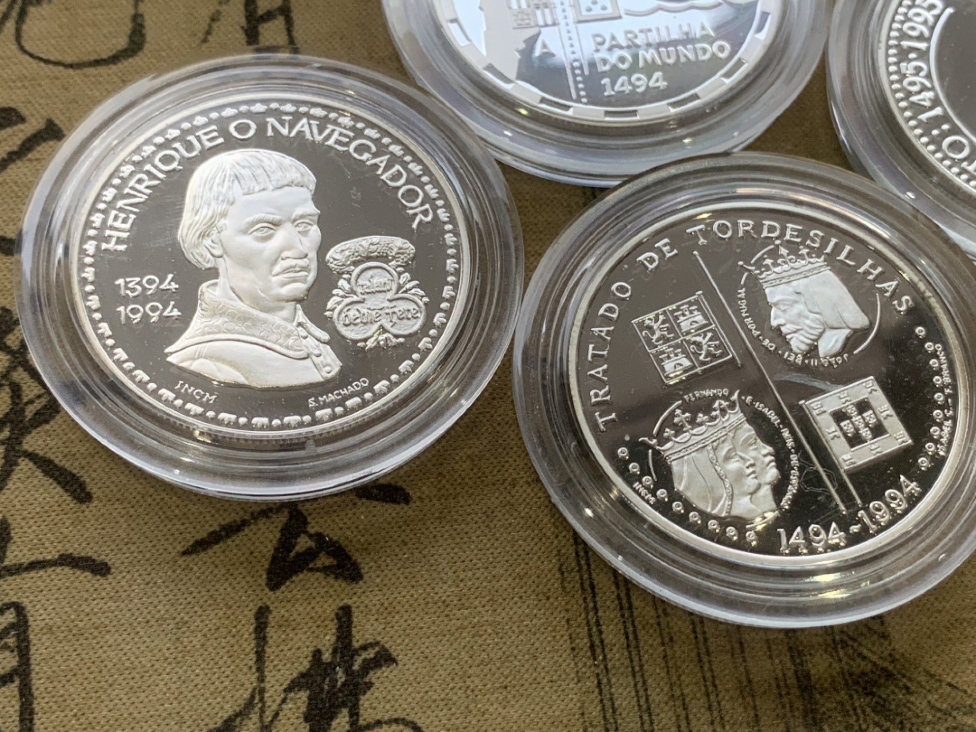 《竞宝斋》第97场-本周四 （满2件或者满200包顺丰） 原盒证书 葡萄牙1994年 发现新大陆系列 200埃斯库多精制大银币4枚套 非常漂亮