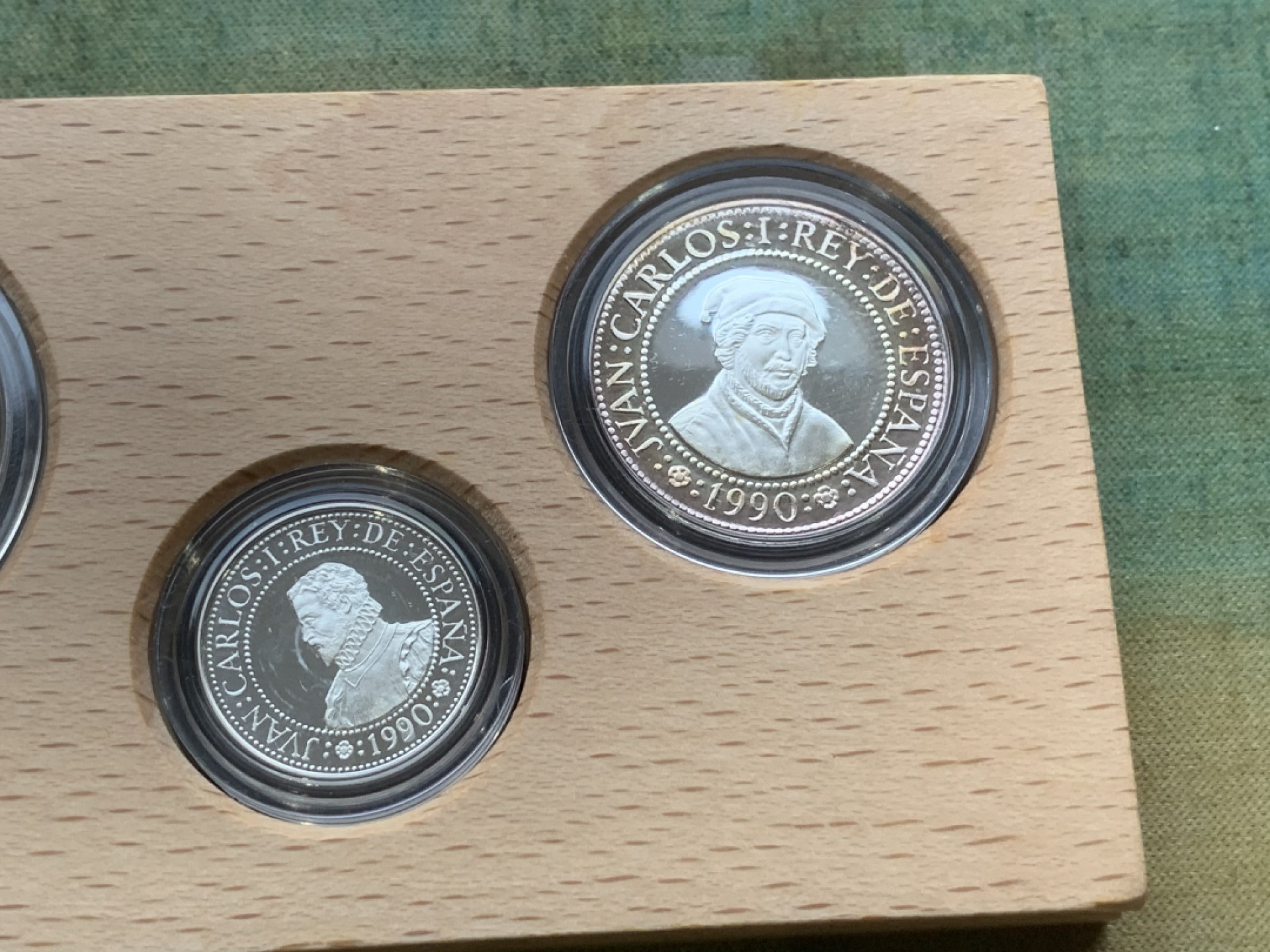 《竞宝斋》第97场-本周四 （满2件或者满200包顺丰） 原盒证书 西班牙1990年 发现美洲新大陆500周年纪念一组5枚银币 非常漂亮