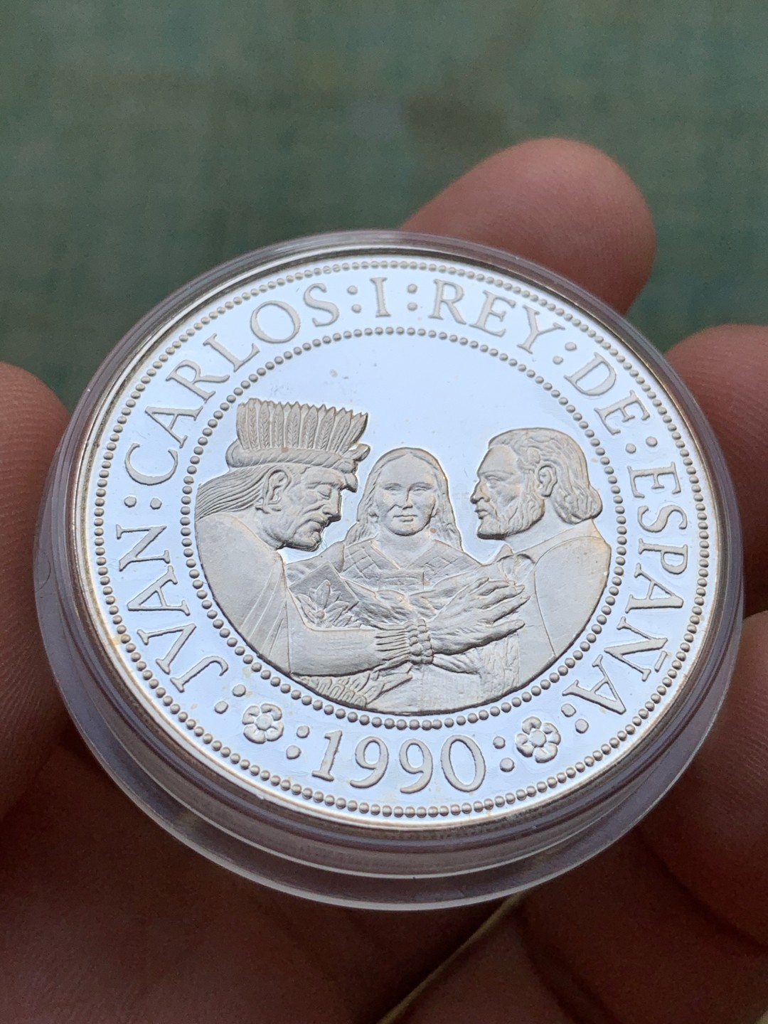 《竞宝斋》第97场-本周四 （满2件或者满200包顺丰） 原盒证书 西班牙1990年 发现美洲新大陆500周年纪念 5000比塞塔 大银币54克