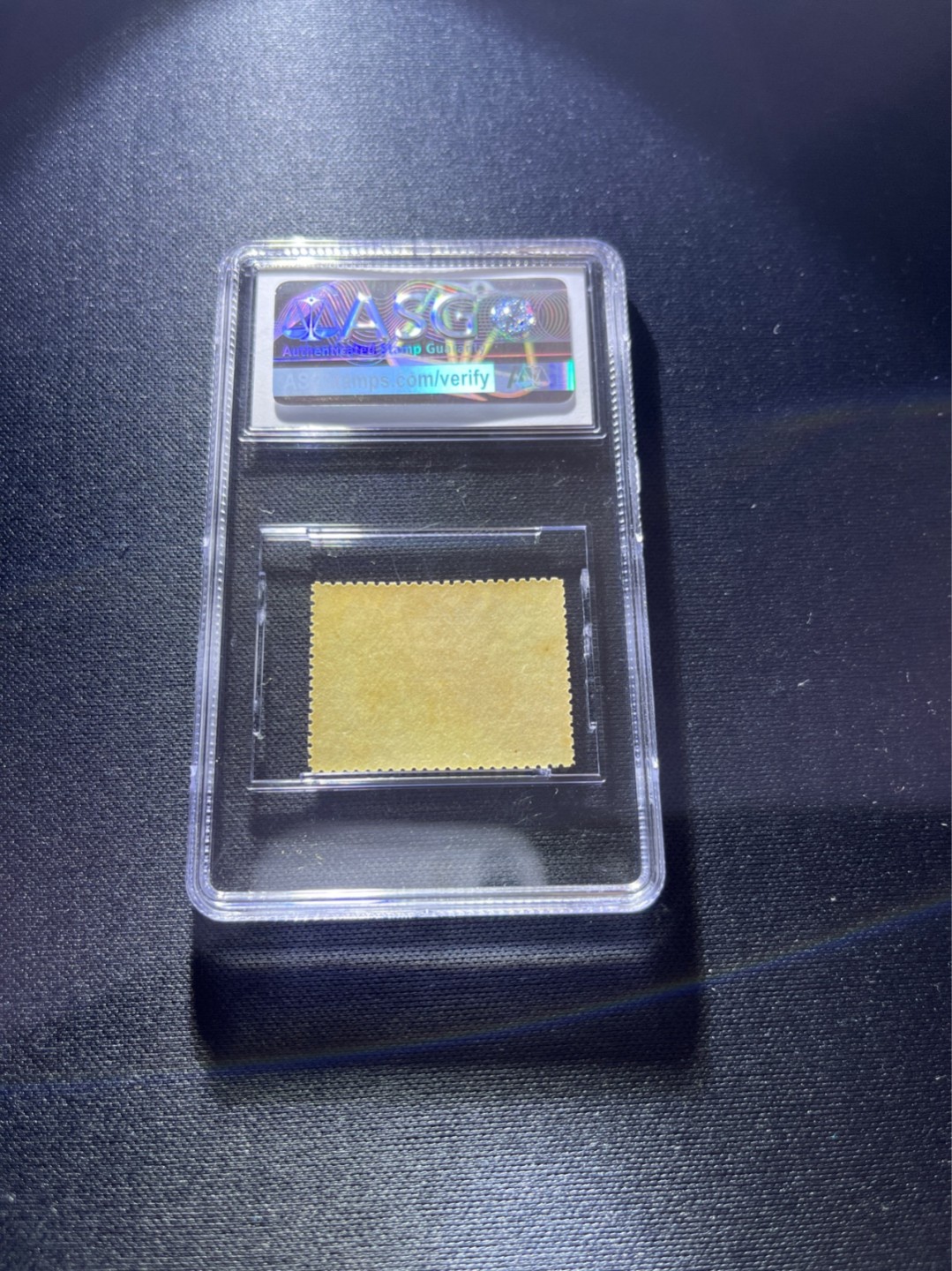 洪涛臻品 精选邮票限时拍卖第三十五期 宣统登基7分新  ASG80OG，筋票，撕大块送评，比某涌网能买到的普通全品状态好，105号最新出的极严评高配版80分。 清代宣统邮票发行量仅100万套，历时久远，战乱动荡与自然条件的变迁后，留存至今带有原胶的已经且无贴的已经寥寥无几，这其中能评到85分属于百里挑一的品相。 评级资源枯竭，随时大涨，注意捡漏