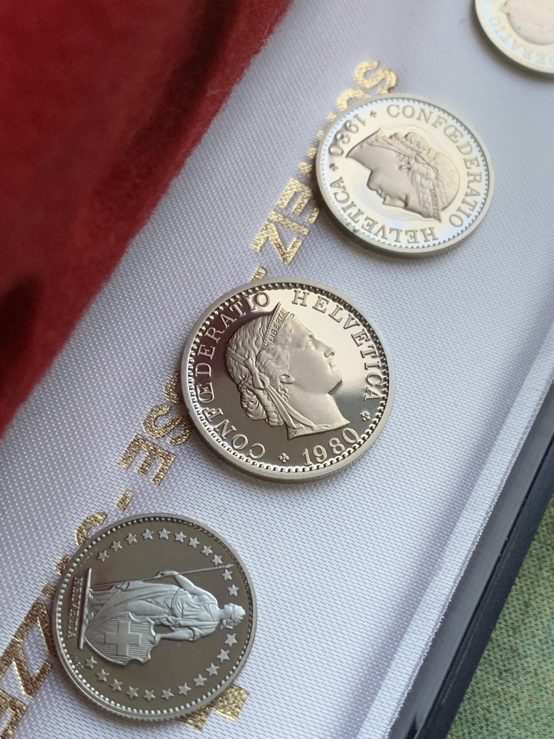 《竞宝斋》第97场-本周四 （满2件或者满200包顺丰） 早期长盒子装 瑞士1980年八枚套 PROOF精制套币 非常少见