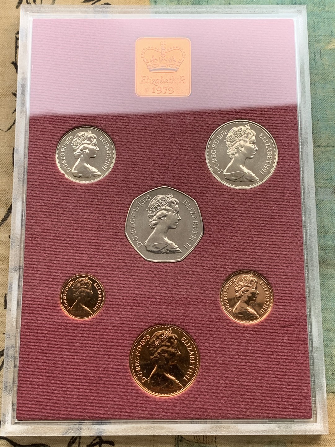 《竞宝斋》第97场-本周四 （满2件或者满200包顺丰） 英国 1979年 六枚套+一枚章 封装精制币 不同面值 完美状态