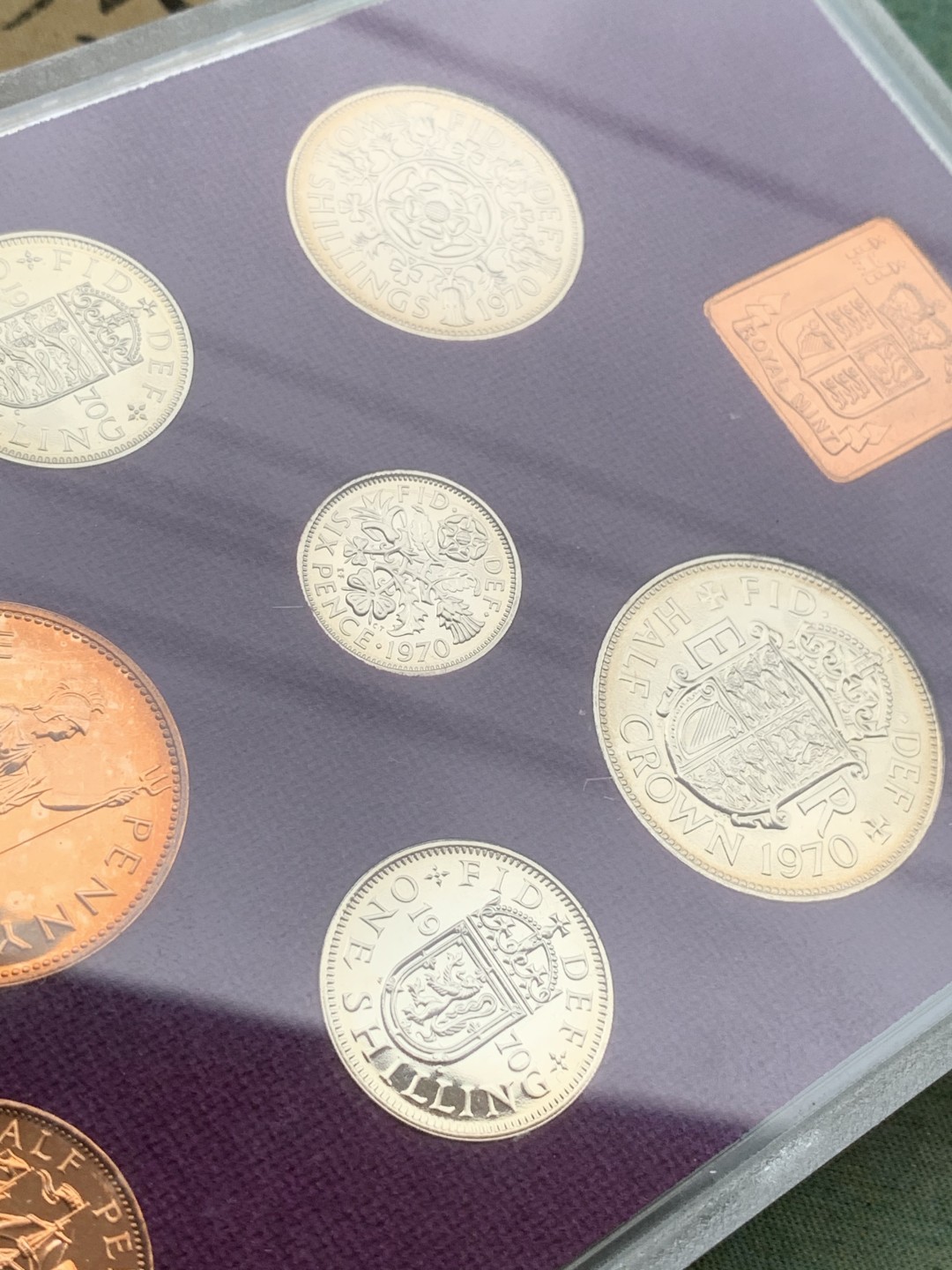 《竞宝斋》第97场-本周四 （满2件或者满200包顺丰） 英国 1970年 八枚套+一枚章 封装精制币 不同面值