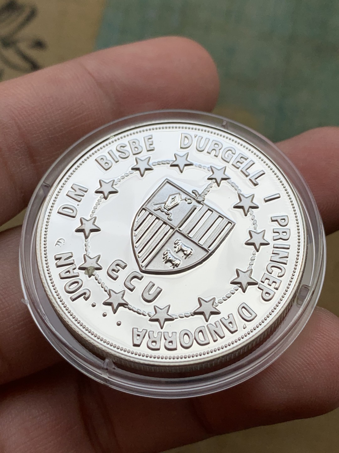 《竞宝斋》第97场-本周四 （满2件或者满200包顺丰） 原盒证书 安道尔1991年 亲王祖安·马丁 10第纳尔大银币 31.47克