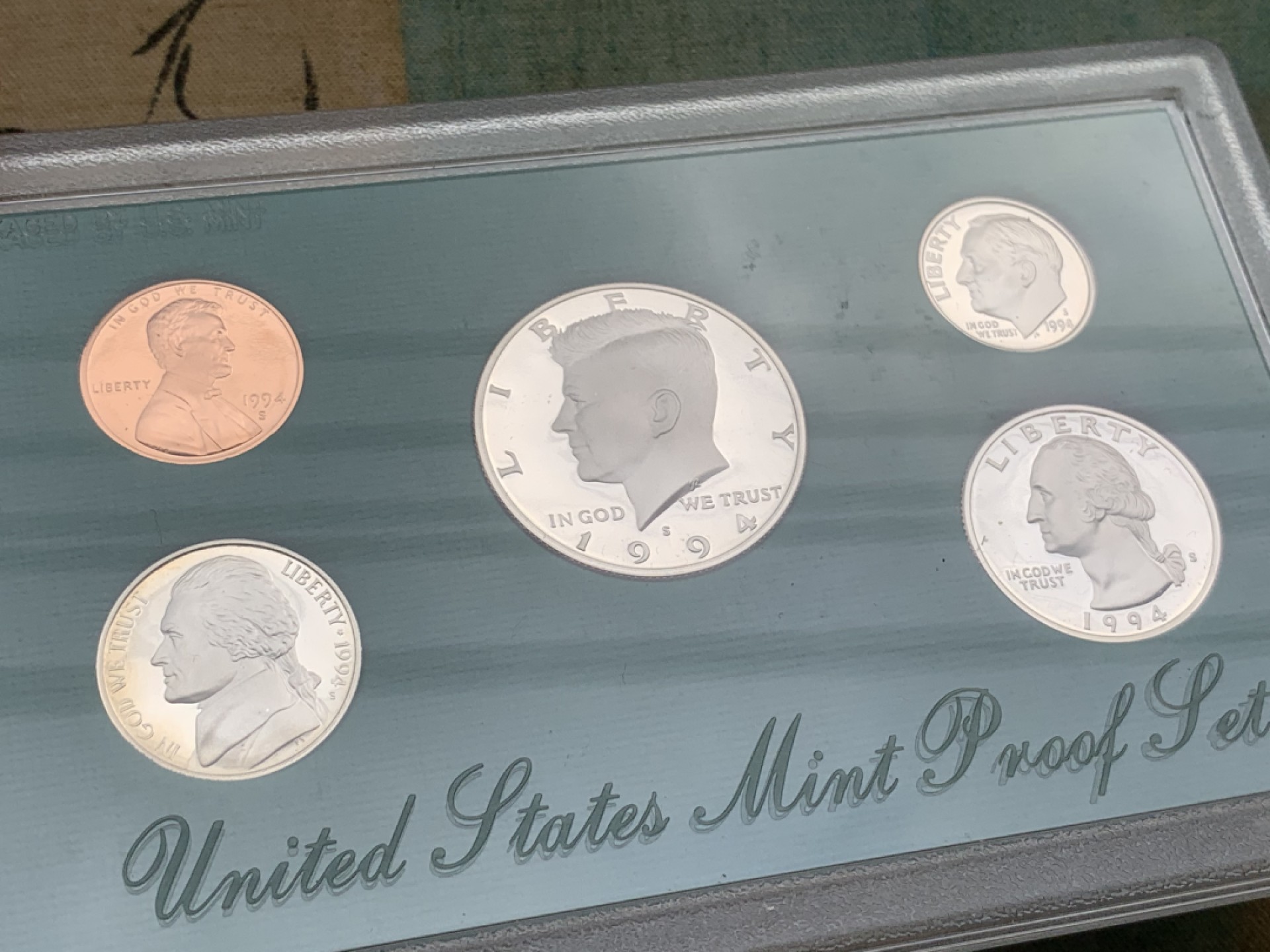 《竞宝斋》第97场-本周四 （满2件或者满200包顺丰） PROOF封装 美国 1994-S年五枚装精制套币 晚期的这些美国套币都贵