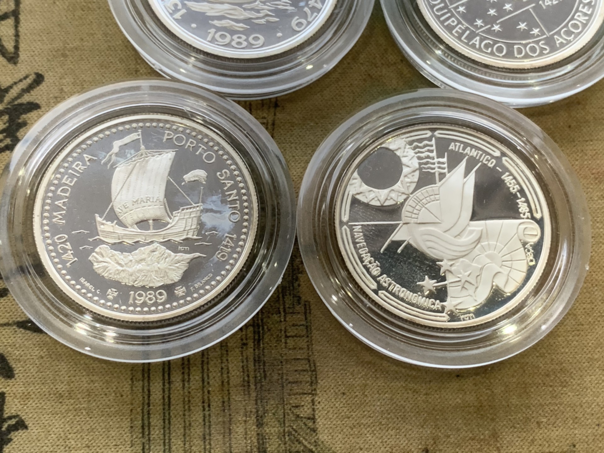 《竞宝斋》第97场-本周四 （满2件或者满200包顺丰） 原盒证书 葡萄牙 1990年大航海系列 100埃斯库多精制大银币 4枚套