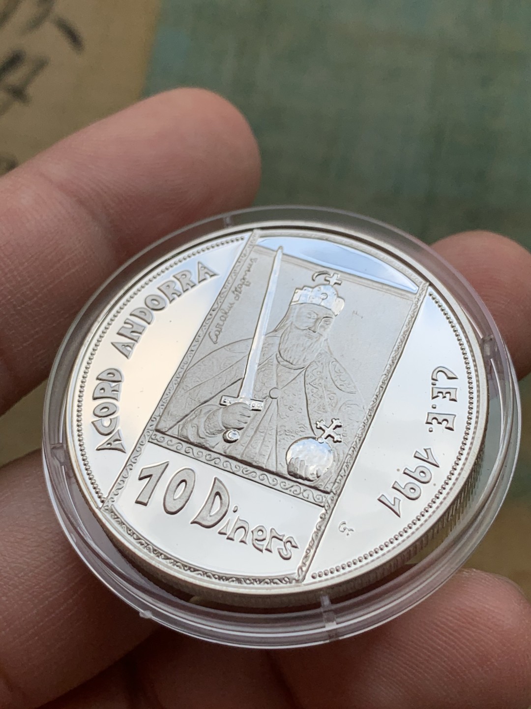 《竞宝斋》第97场-本周四 （满2件或者满200包顺丰） 原盒证书 安道尔1991年 亲王祖安·马丁 10第纳尔大银币 31.47克
