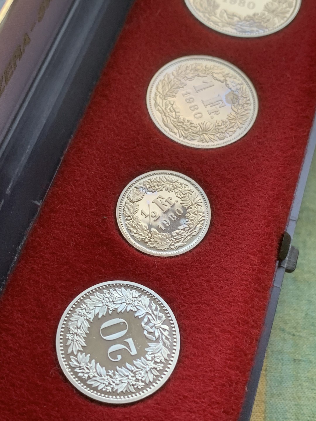 《竞宝斋》第97场-本周四 （满2件或者满200包顺丰） 早期长盒子装 瑞士1980年八枚套 PROOF精制套币 非常少见