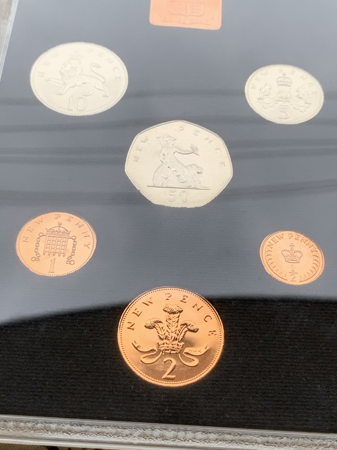 《竞宝斋》第97场-本周四 （满2件或者满200包顺丰） 英国 1978年 六枚套+一枚章 封装精制币 不同面值 完美状态