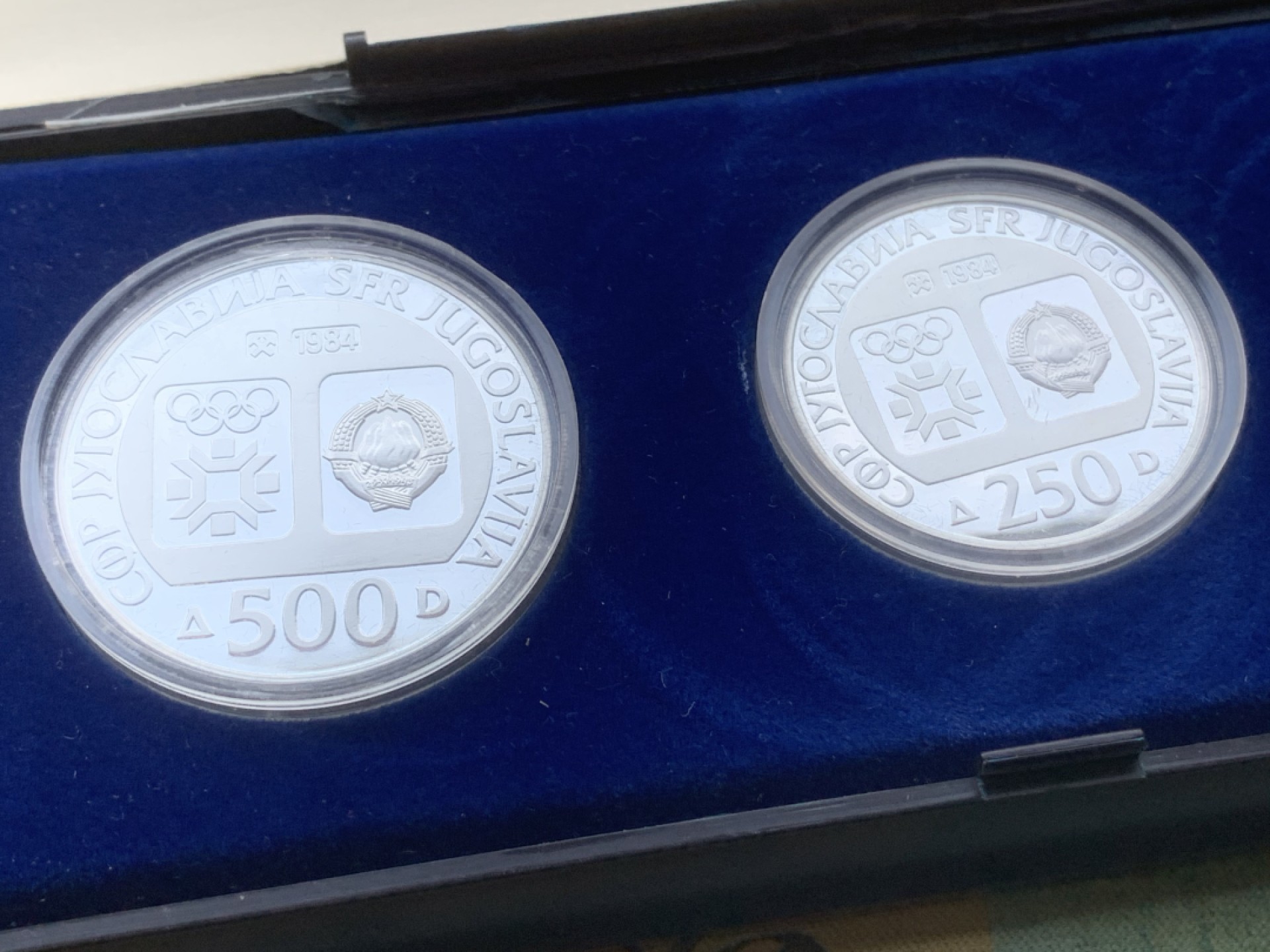 《竞宝斋》第97场-本周四 （满2件或者满200包顺丰） 原盒证书 南斯拉夫 1984年 100/250/500第纳尔 精制银币三枚