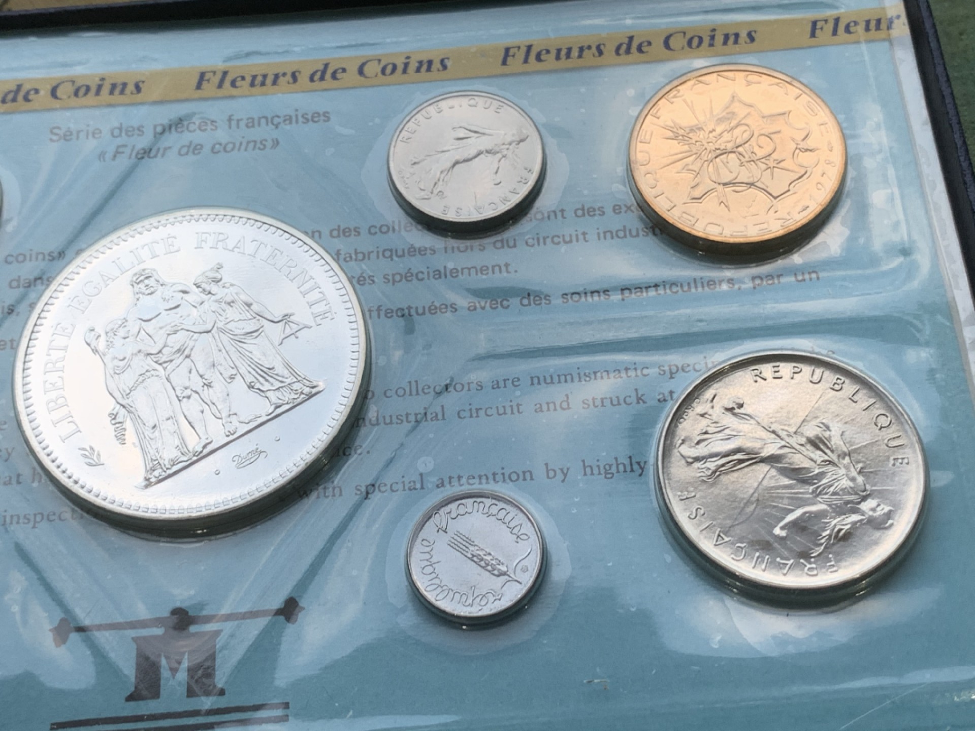 《竞宝斋》第97场-本周四 （满2件或者满200包顺丰） 原盒证书 法国1978年 封装九枚套 其中50法郎大力神是大银币 全套少见