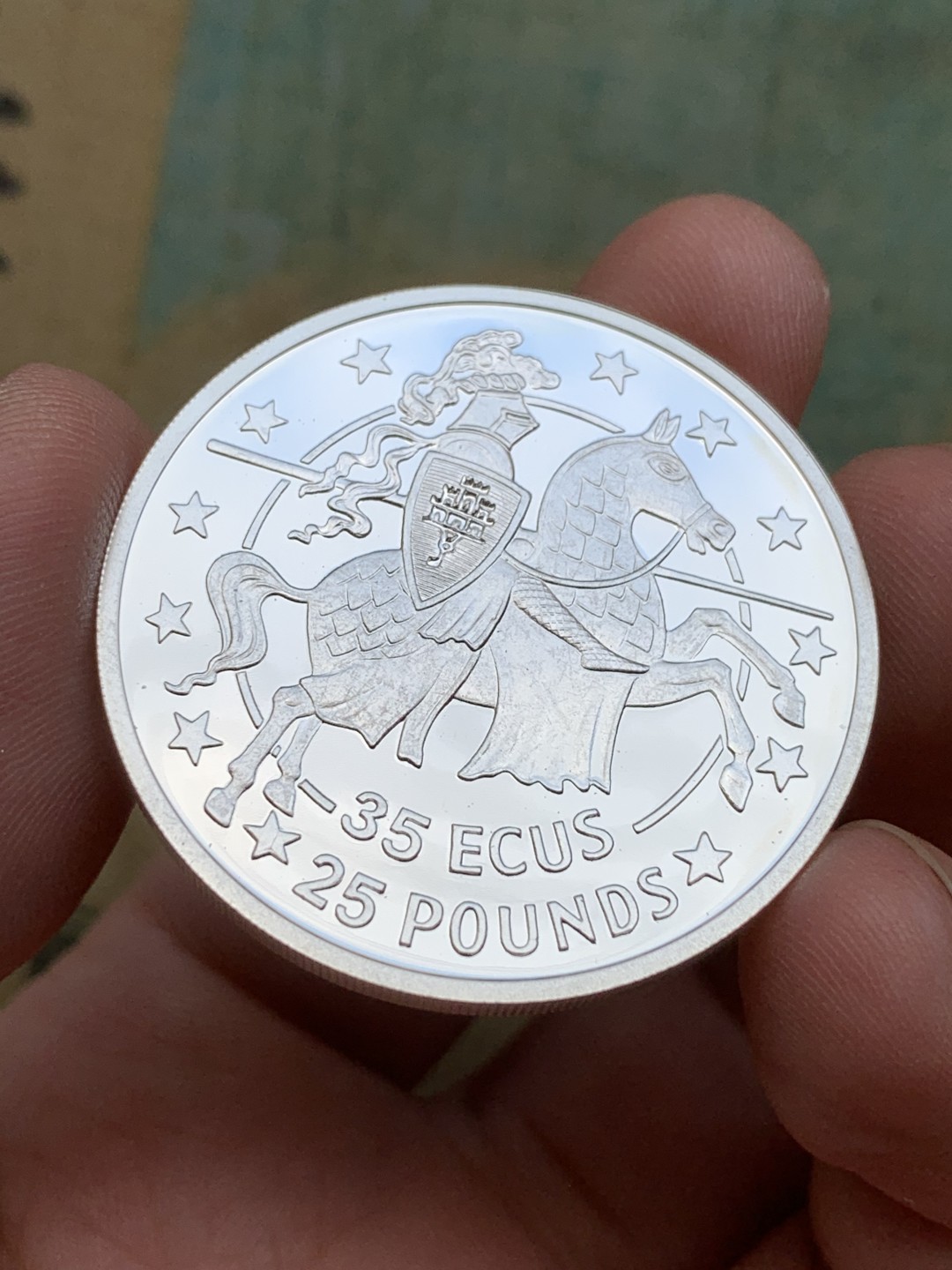 《竞宝斋》第97场-本周四 （满2件或者满200包顺丰） 红盒子带证书 直布罗陀1992年 25镑/35ECUS 骑士 精制大银币28.28克